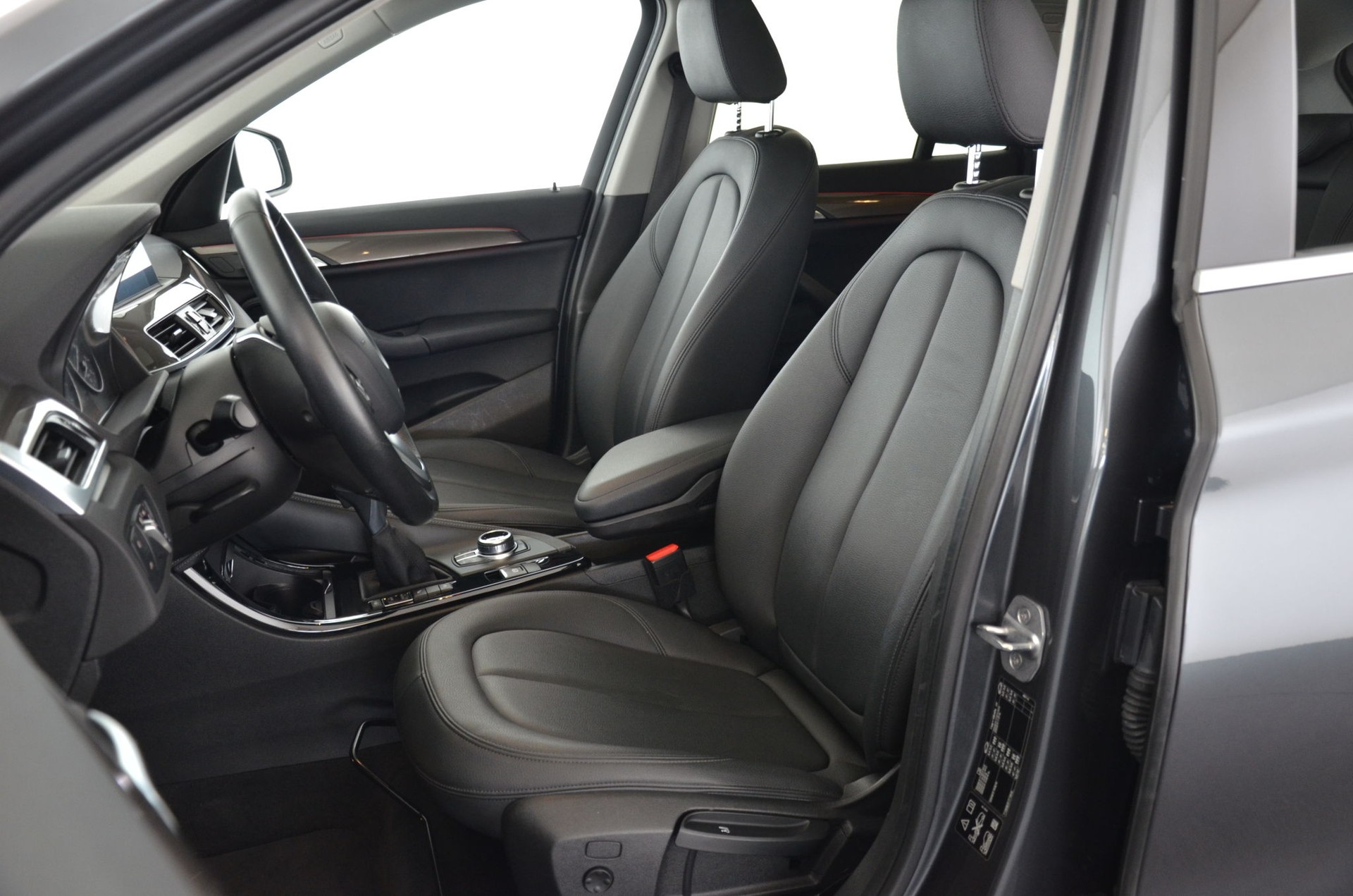 BMW X1 xDrive 18d Steptronic-image-13