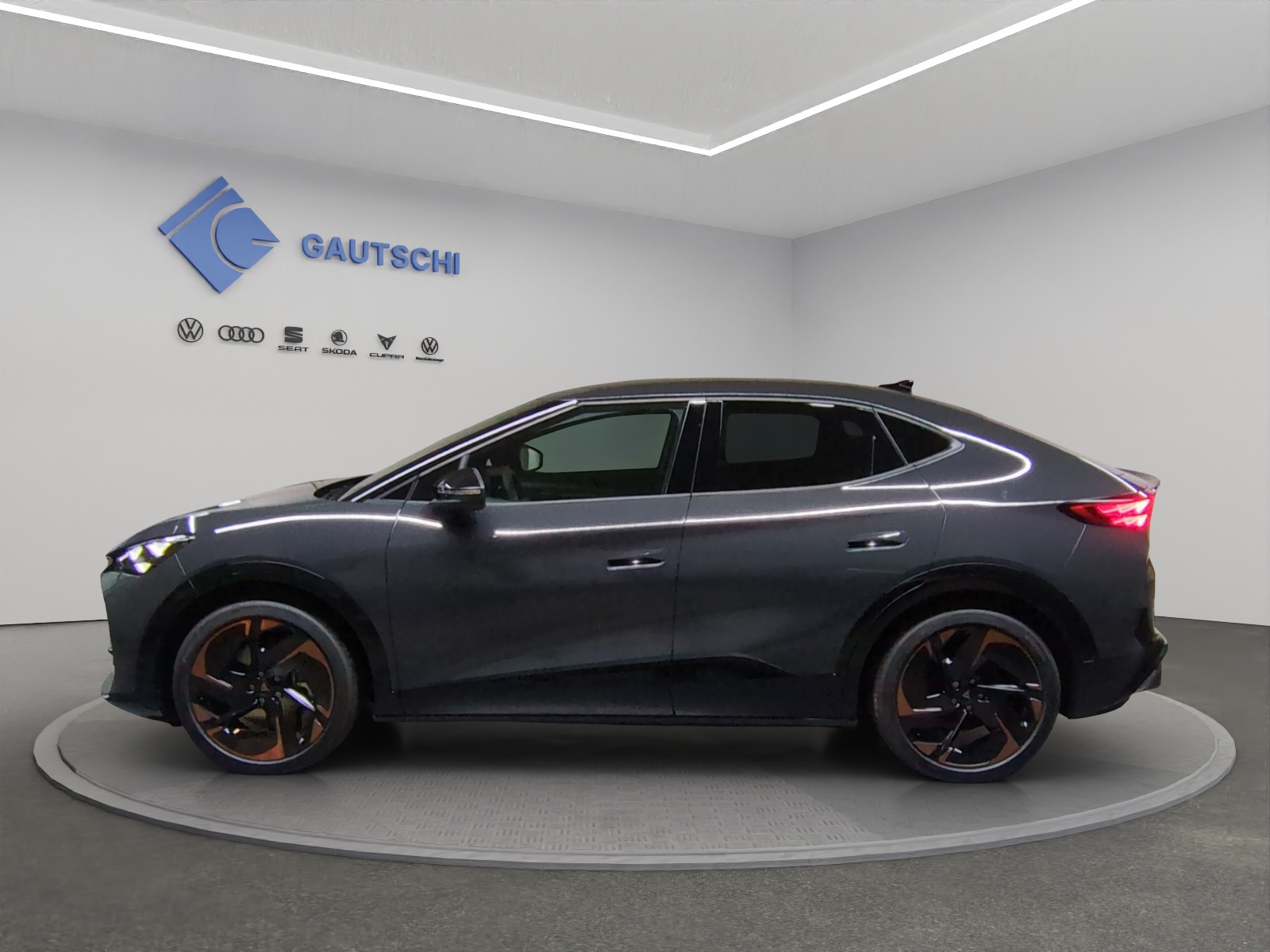CUPRA Tavascan Type 9 77 kWh VZ Adrenaline-image-1