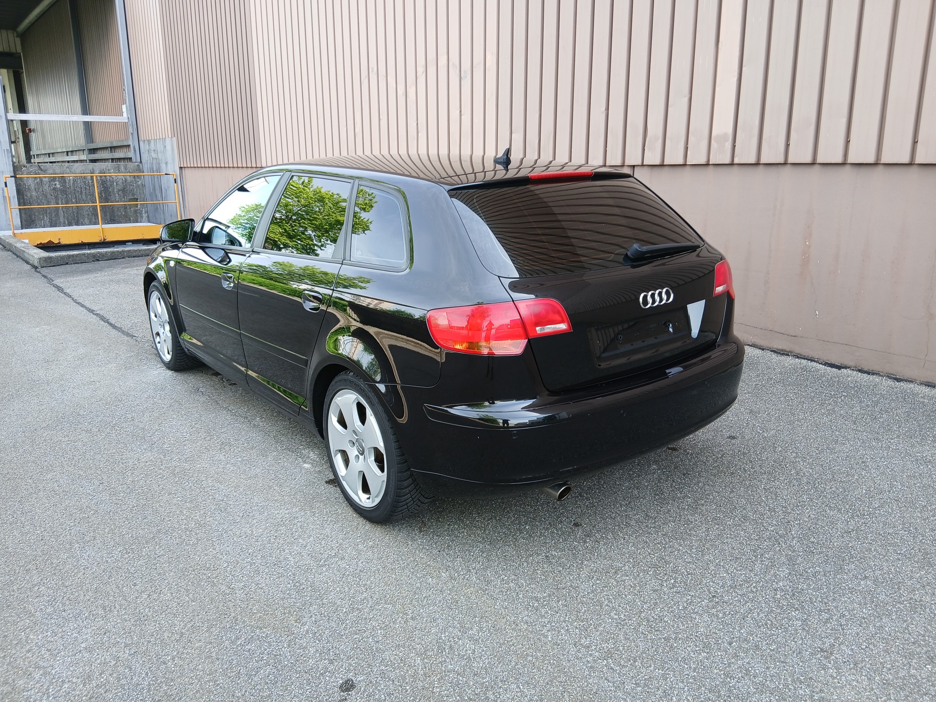 AUDI A3 Sportback 1.6 FSI Ambition-image-2