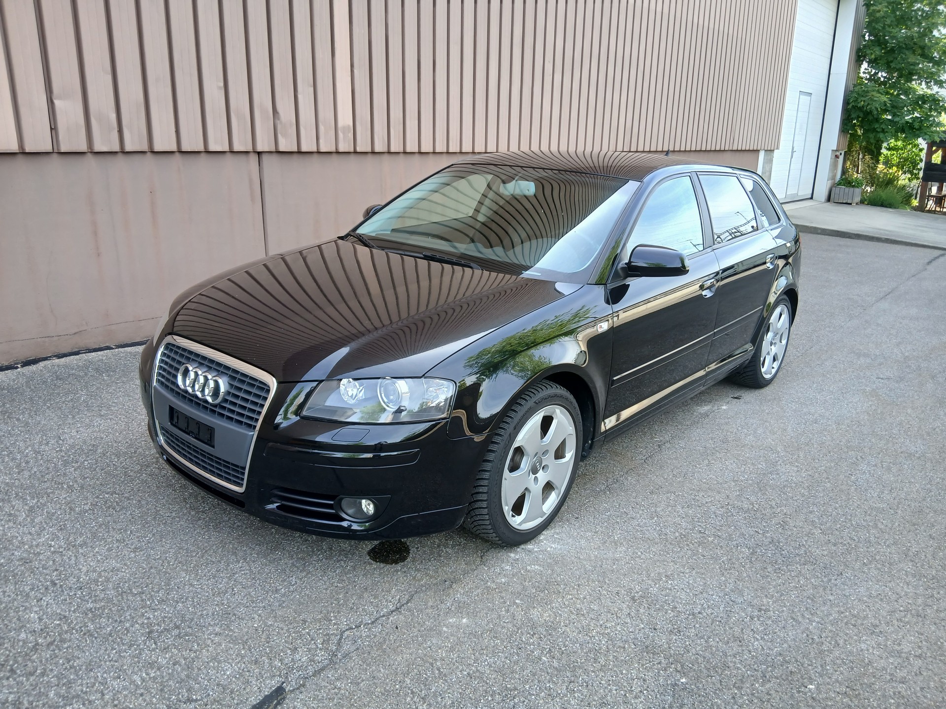 AUDI A3 Sportback 1.6 FSI Ambition-image-0