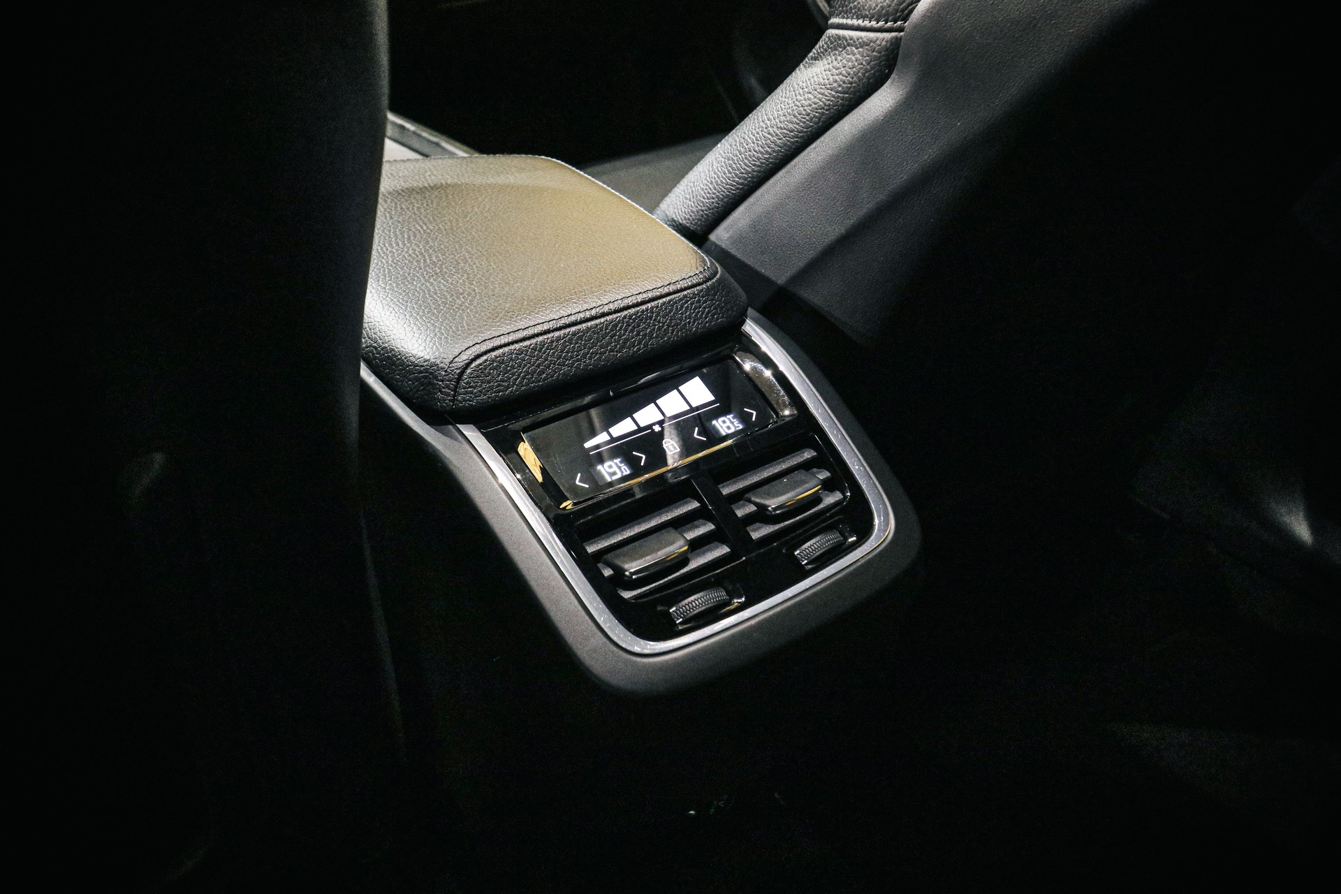 VOLVO XC60 T5 AWD Inscription Geartronic-image-19