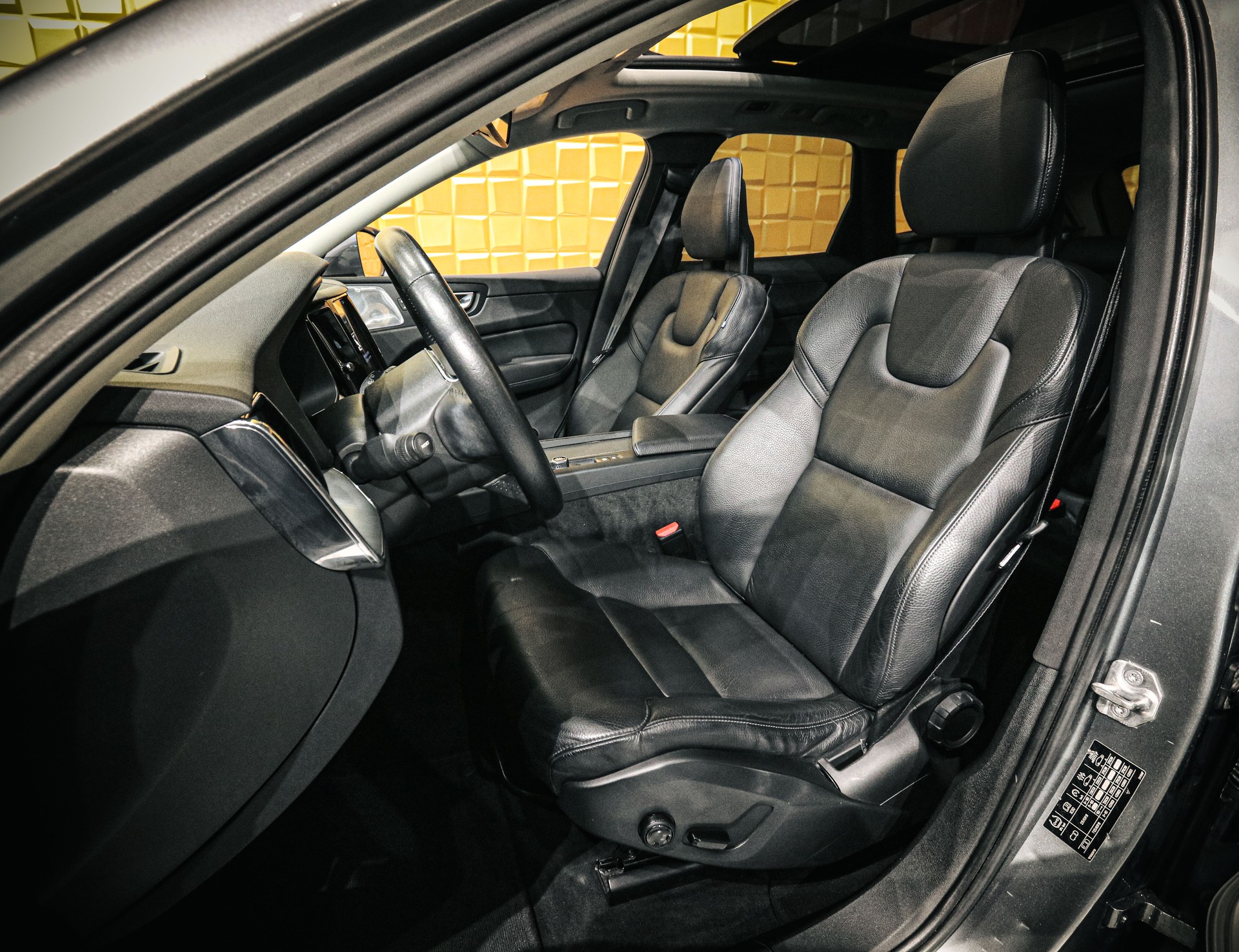VOLVO XC60 T5 AWD Inscription Geartronic-image-9