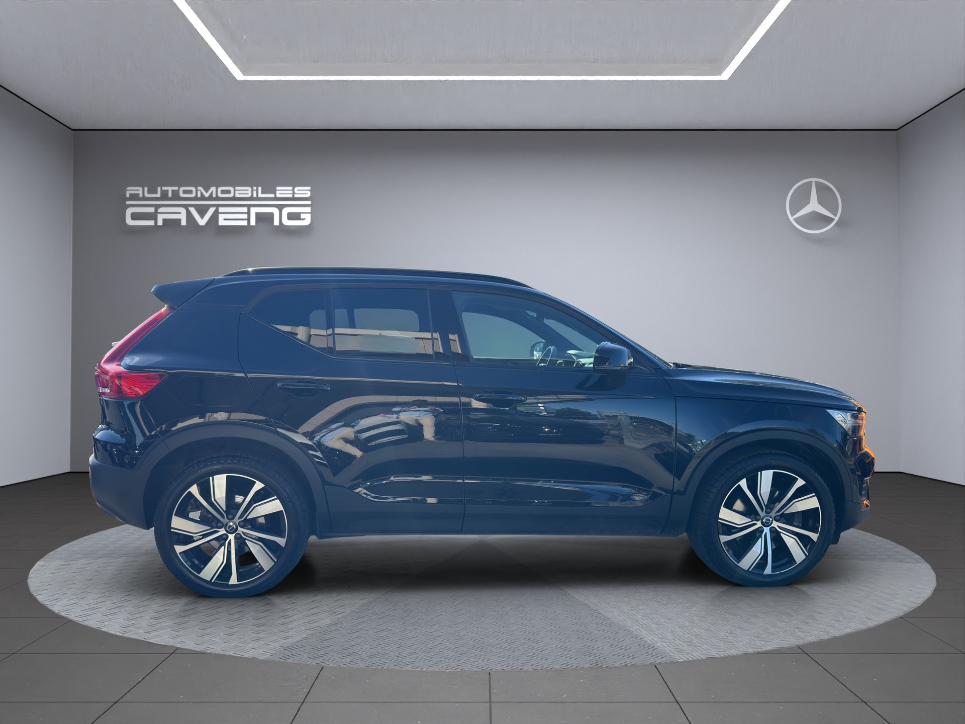 VOLVO XC40 T4 TwE R-Design DCT-image-5