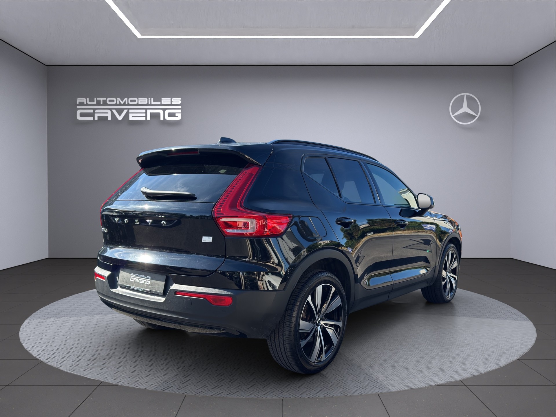 VOLVO XC40 T4 TwE R-Design DCT-image-4