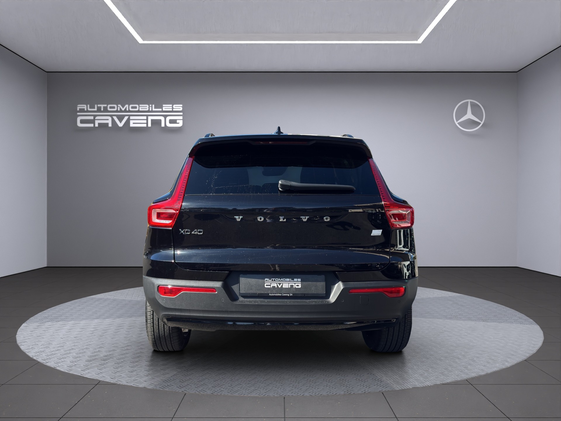 VOLVO XC40 T4 TwE R-Design DCT-image-3