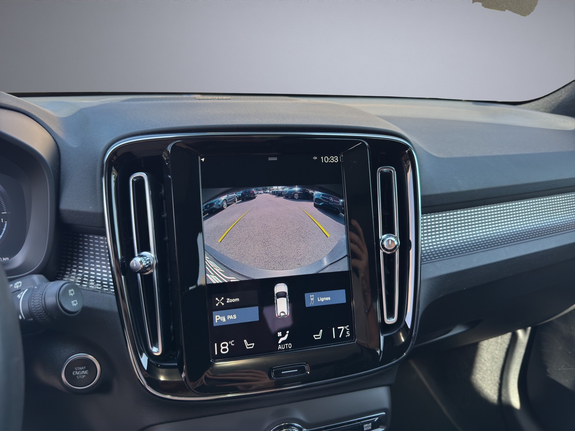 VOLVO XC40 T4 TwE R-Design DCT-image-14