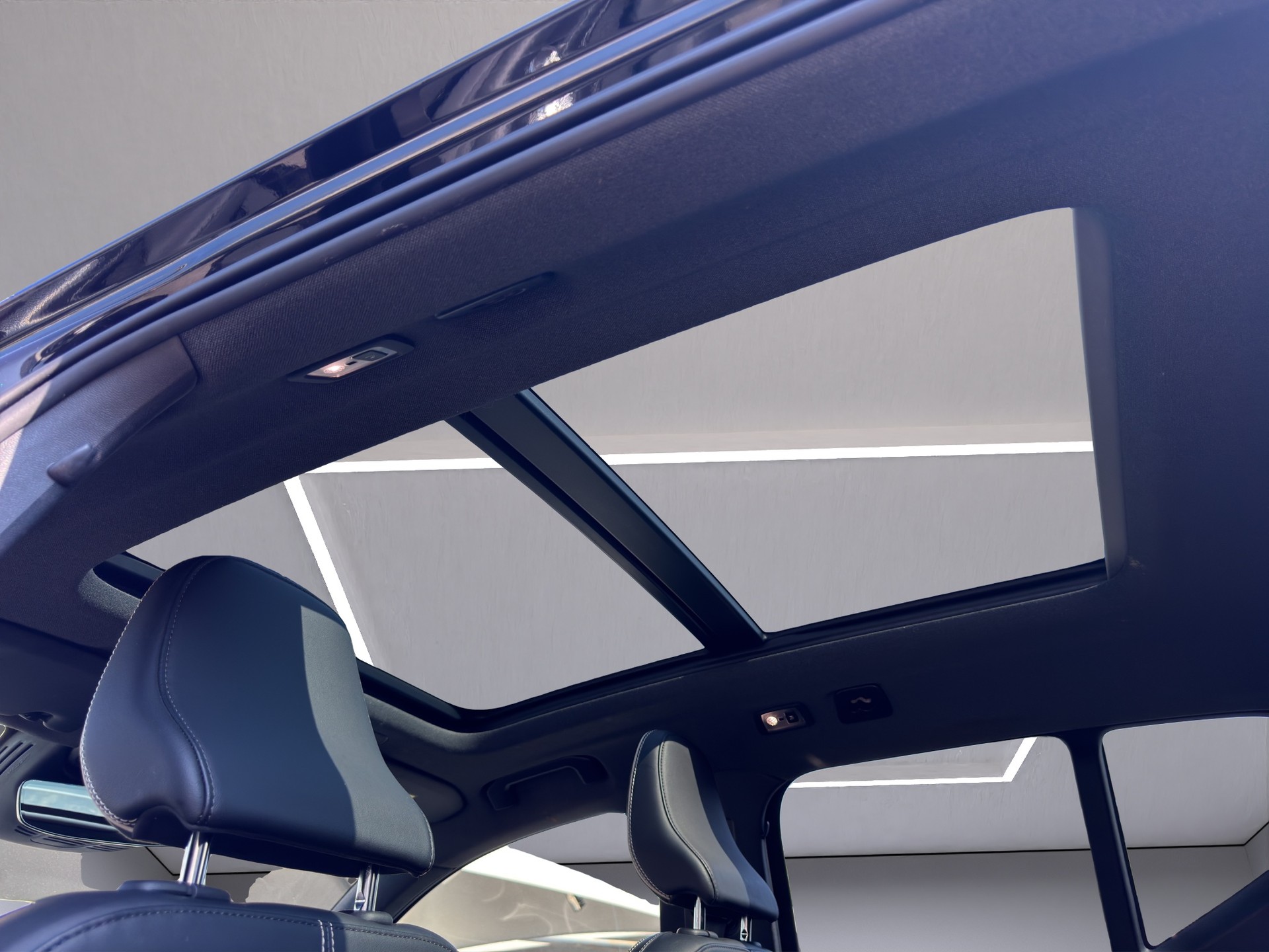 VOLVO XC40 T4 TwE R-Design DCT-image-18