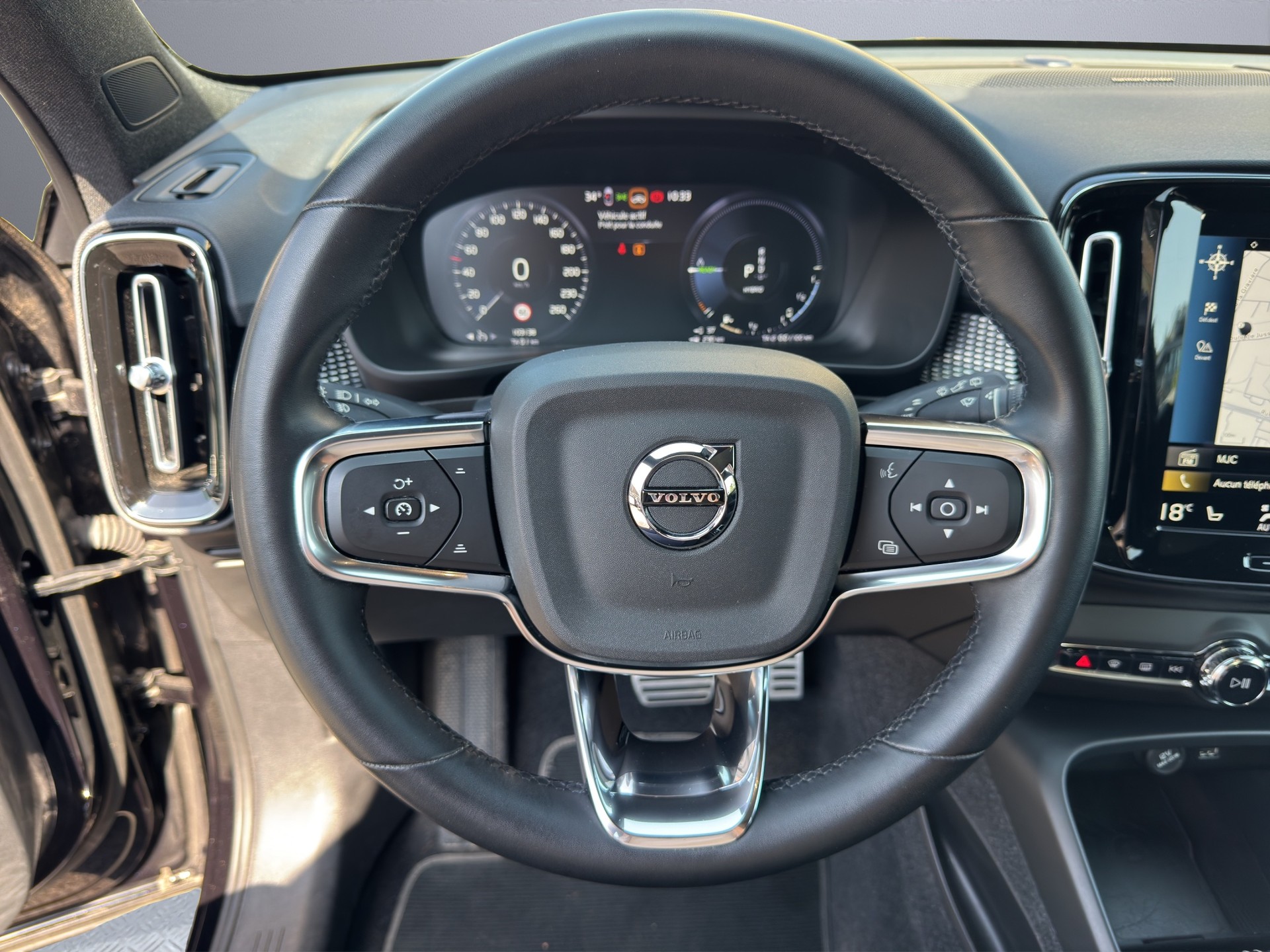 VOLVO XC40 T4 TwE R-Design DCT-image-11
