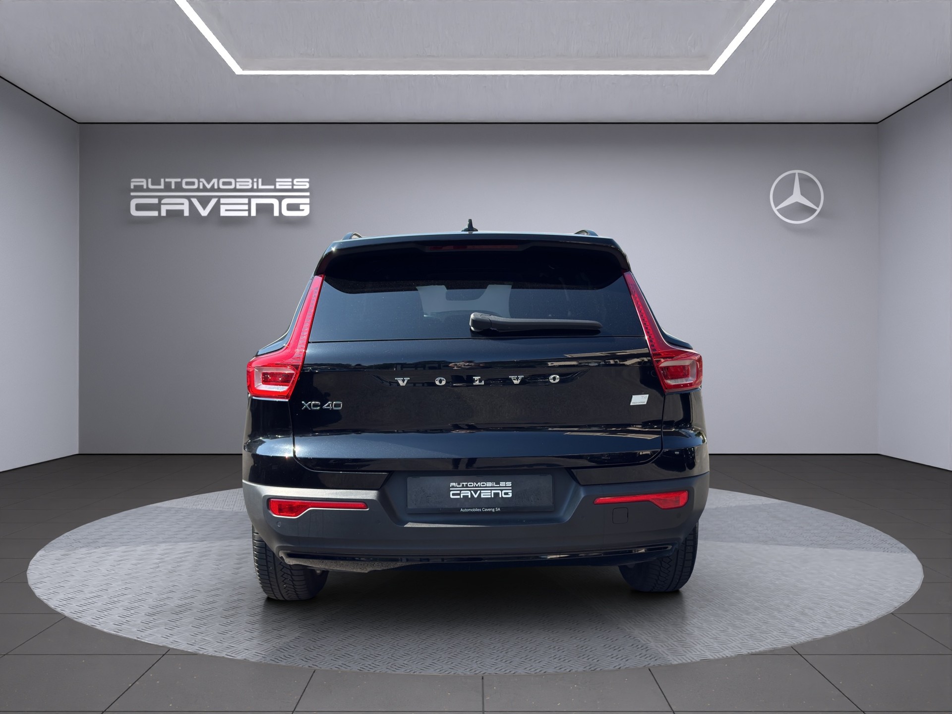 VOLVO XC40 T4 TwE R-Design DCT-showroom-element-3