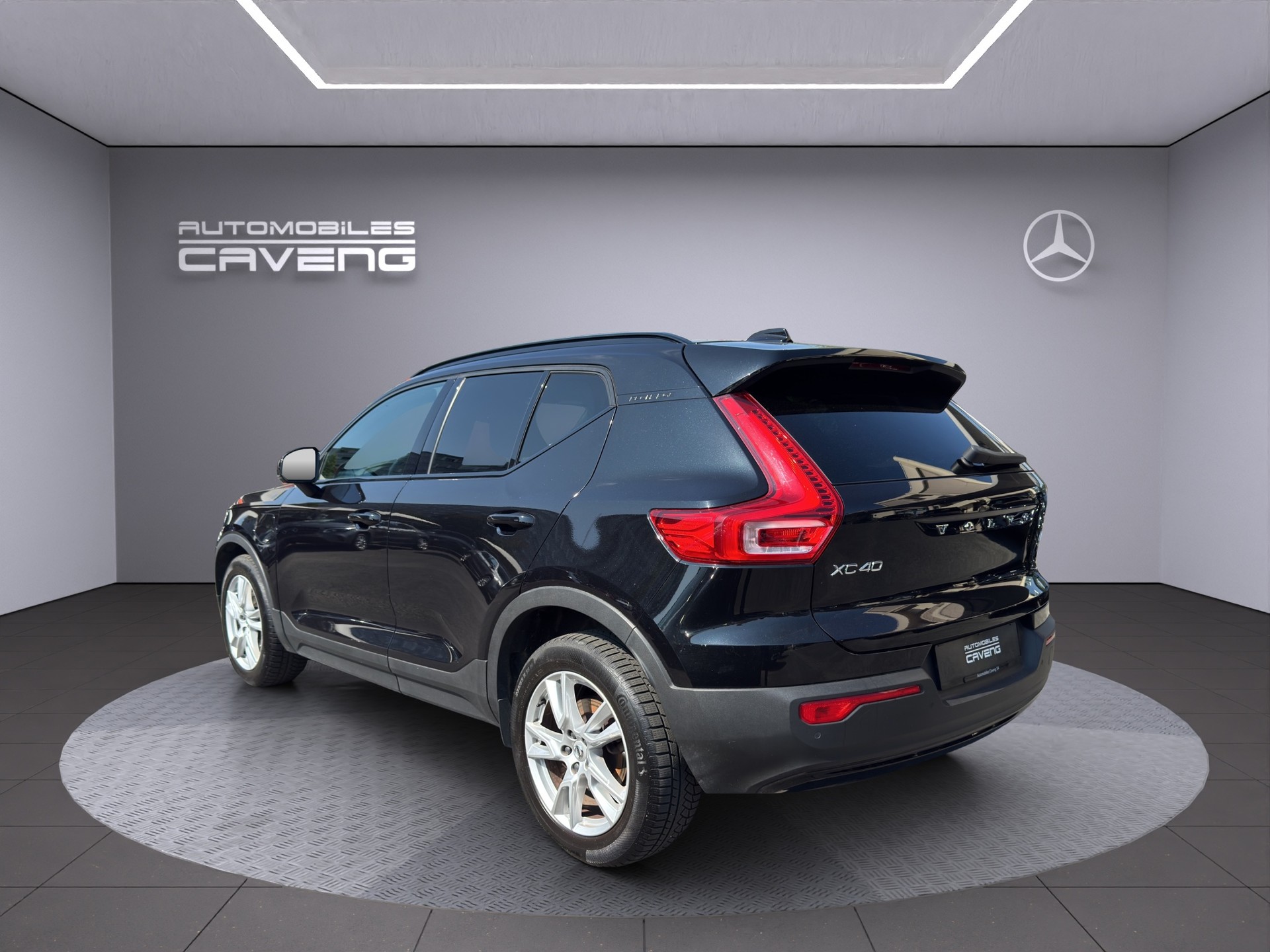 VOLVO XC40 T4 TwE R-Design DCT-showroom-element-2
