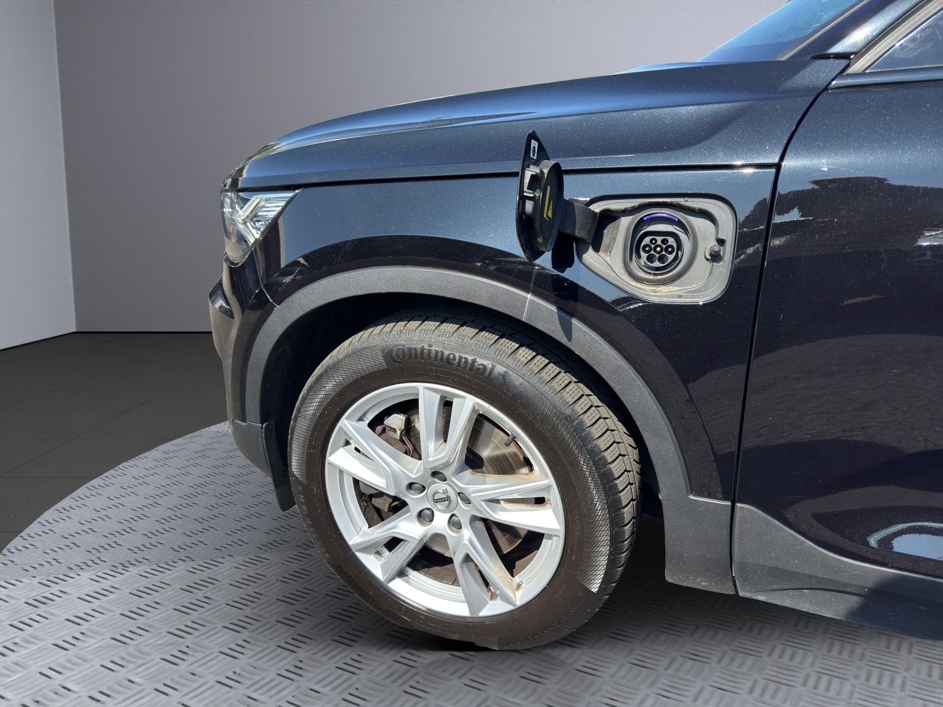 VOLVO XC40 T4 TwE R-Design DCT-image-19