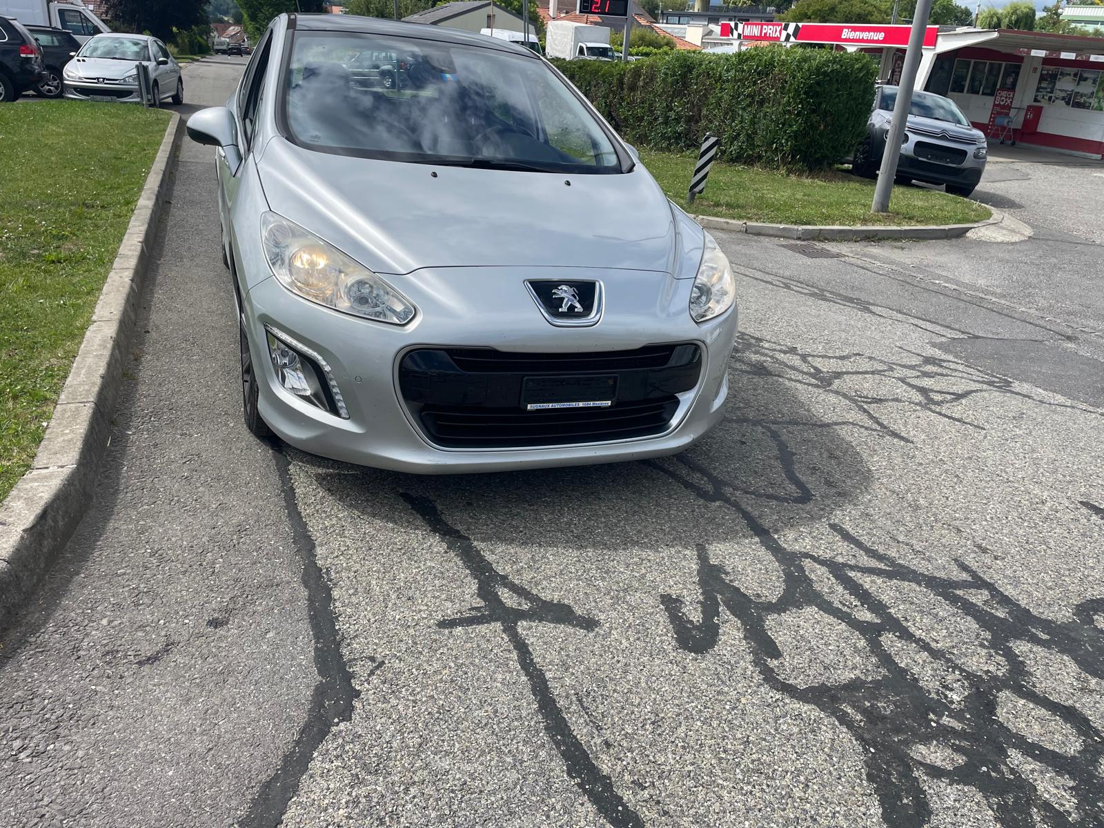 PEUGEOT 308 1.6 16V Turbo Swiss Edition-image-0