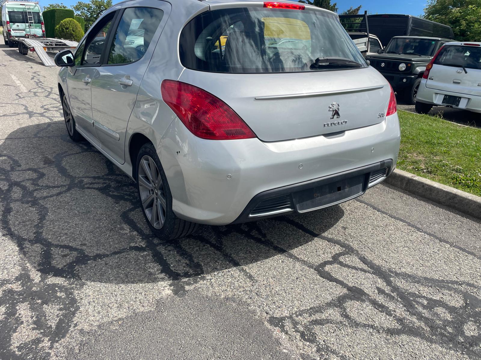 PEUGEOT 308 1.6 16V Turbo Swiss Edition-image-4