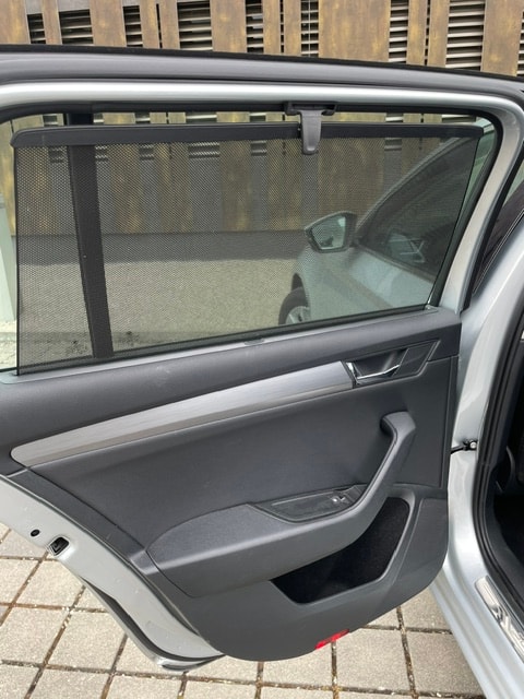 SKODA Superb Combi 2.0 TDi Style-image-24