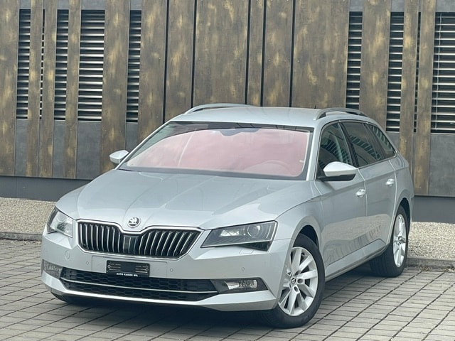 SKODA Superb Combi 2.0 TDi Style-image-1