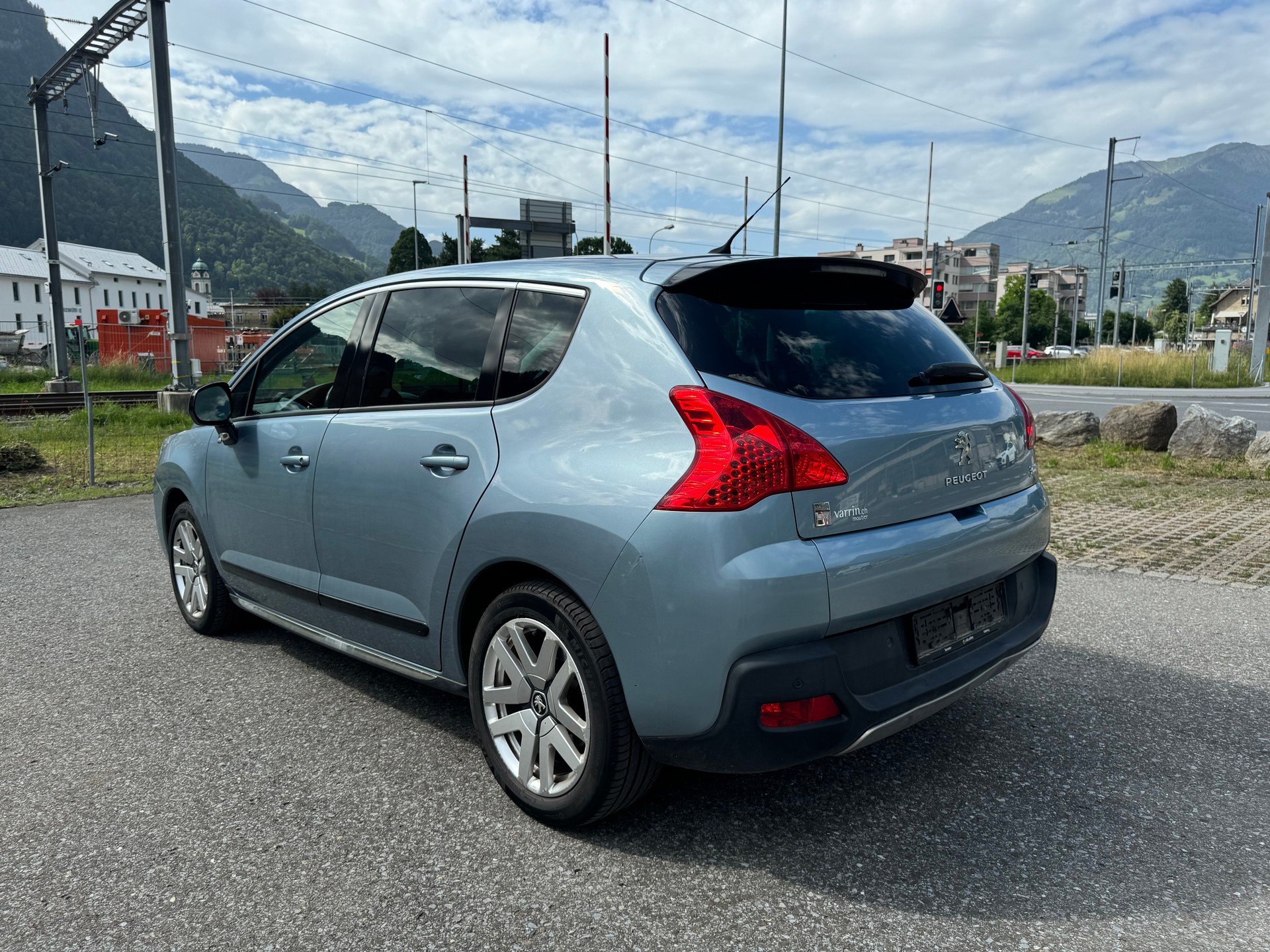 PEUGEOT 3008 HYbrid4 2.0 HDI EGS6-image-1