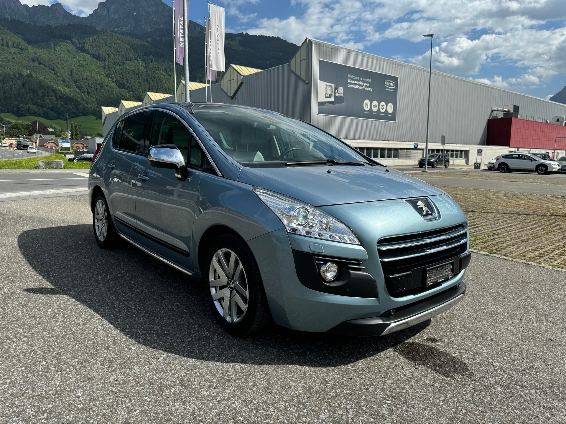 PEUGEOT 3008 HYbrid4 2.0 HDI EGS6-image-2