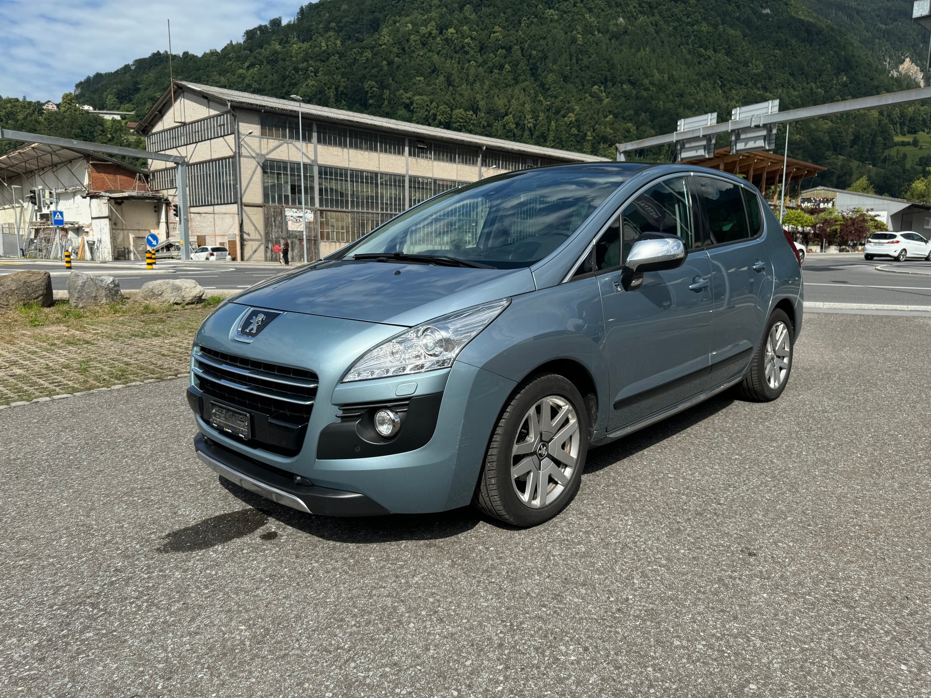 PEUGEOT 3008 HYbrid4 2.0 HDI EGS6-image-0