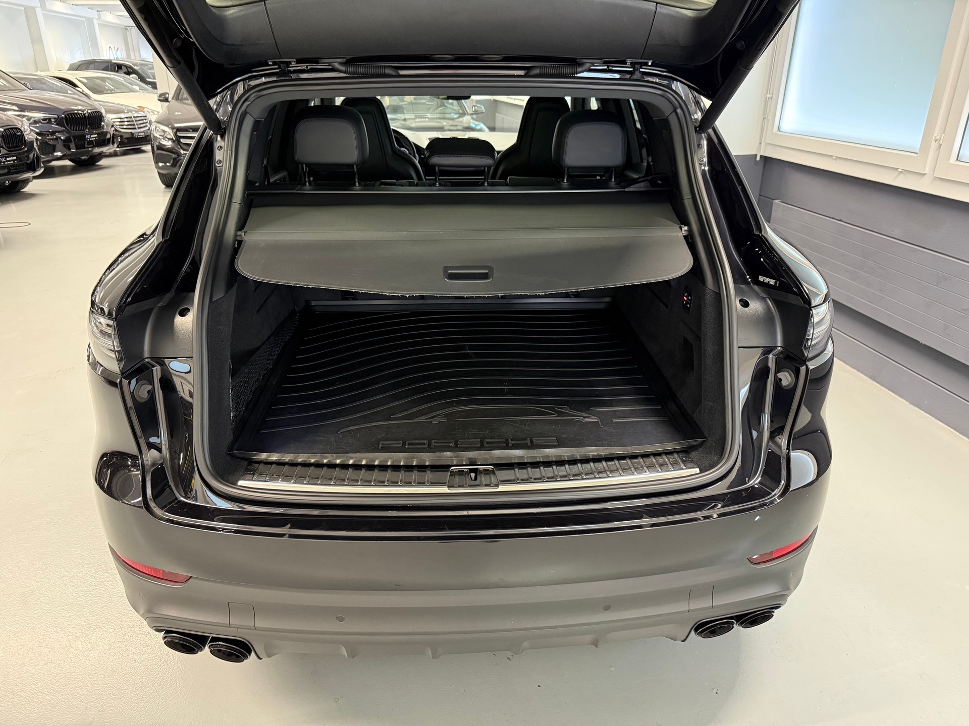 PORSCHE Cayenne E-Hybrid-image-5