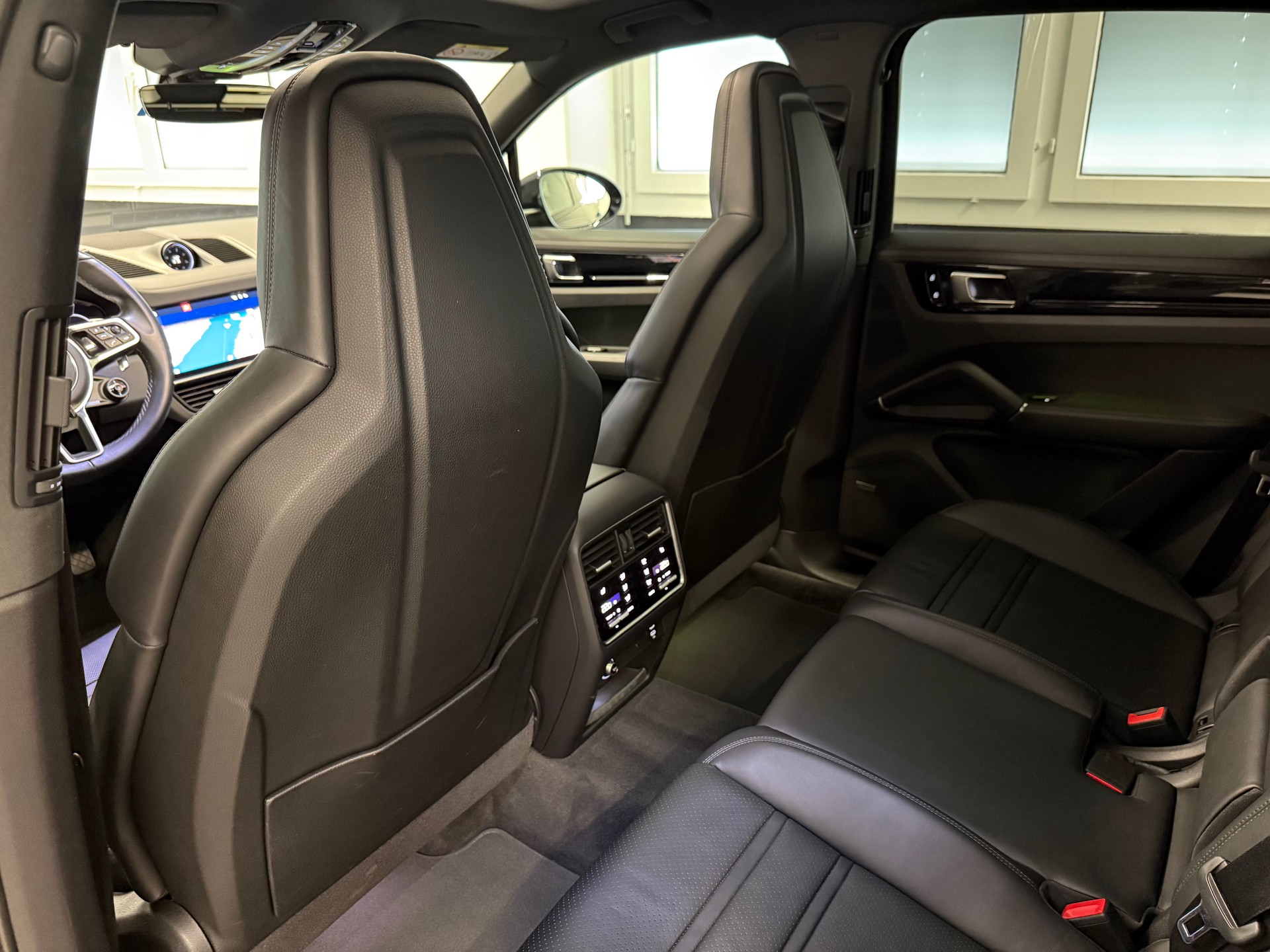 PORSCHE Cayenne E-Hybrid-image-21