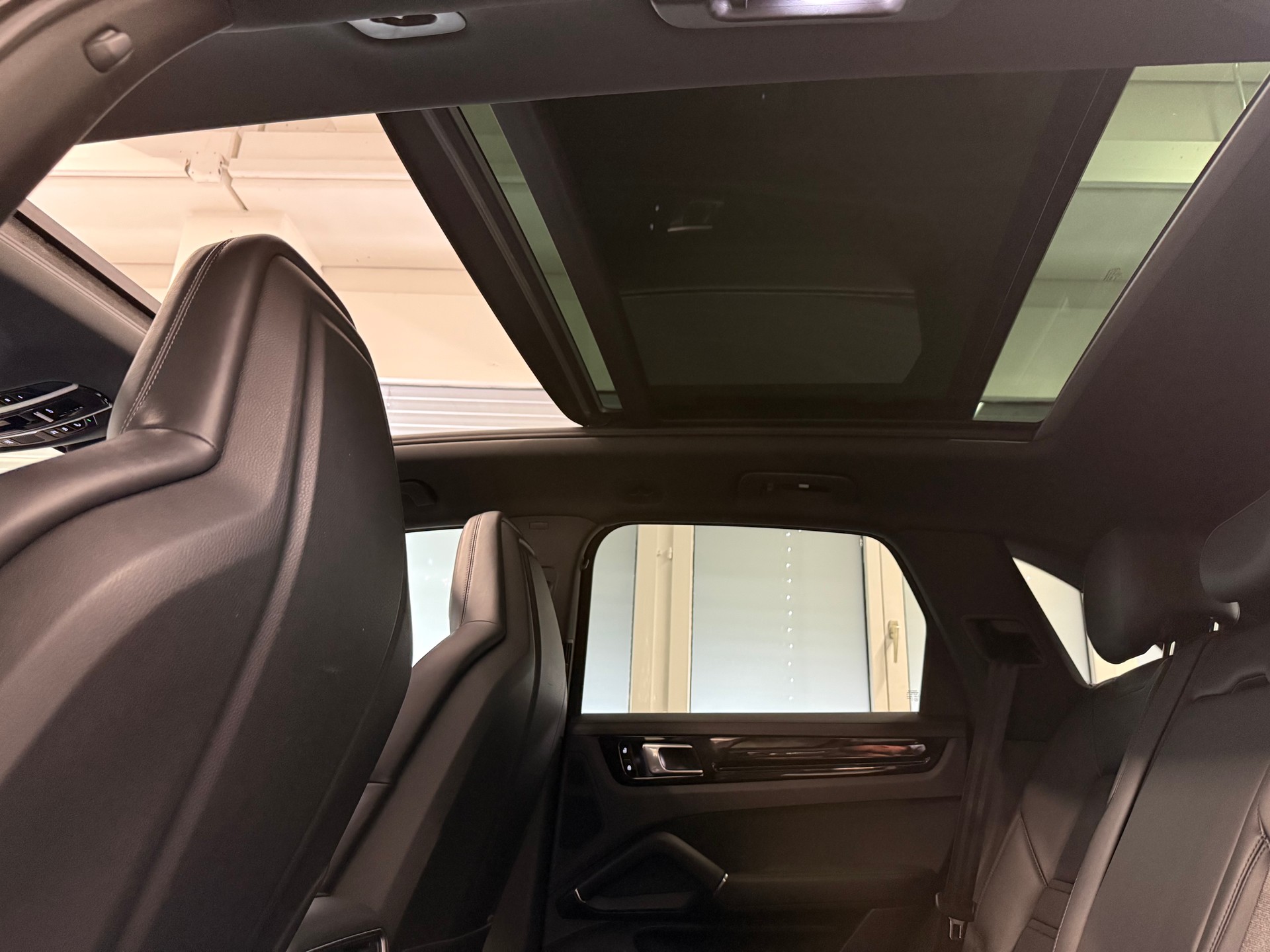 PORSCHE Cayenne E-Hybrid-image-25