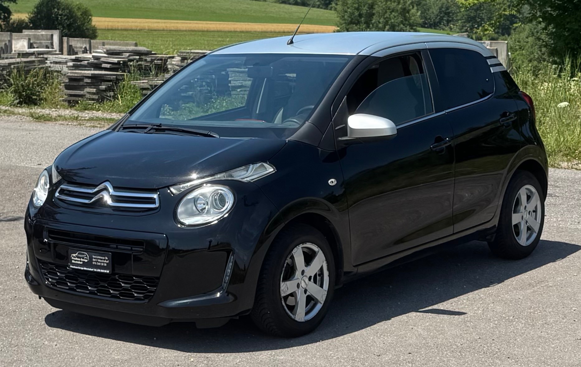 CITROEN C1 1.0 VTi ETG5 Shine Edition-image-1