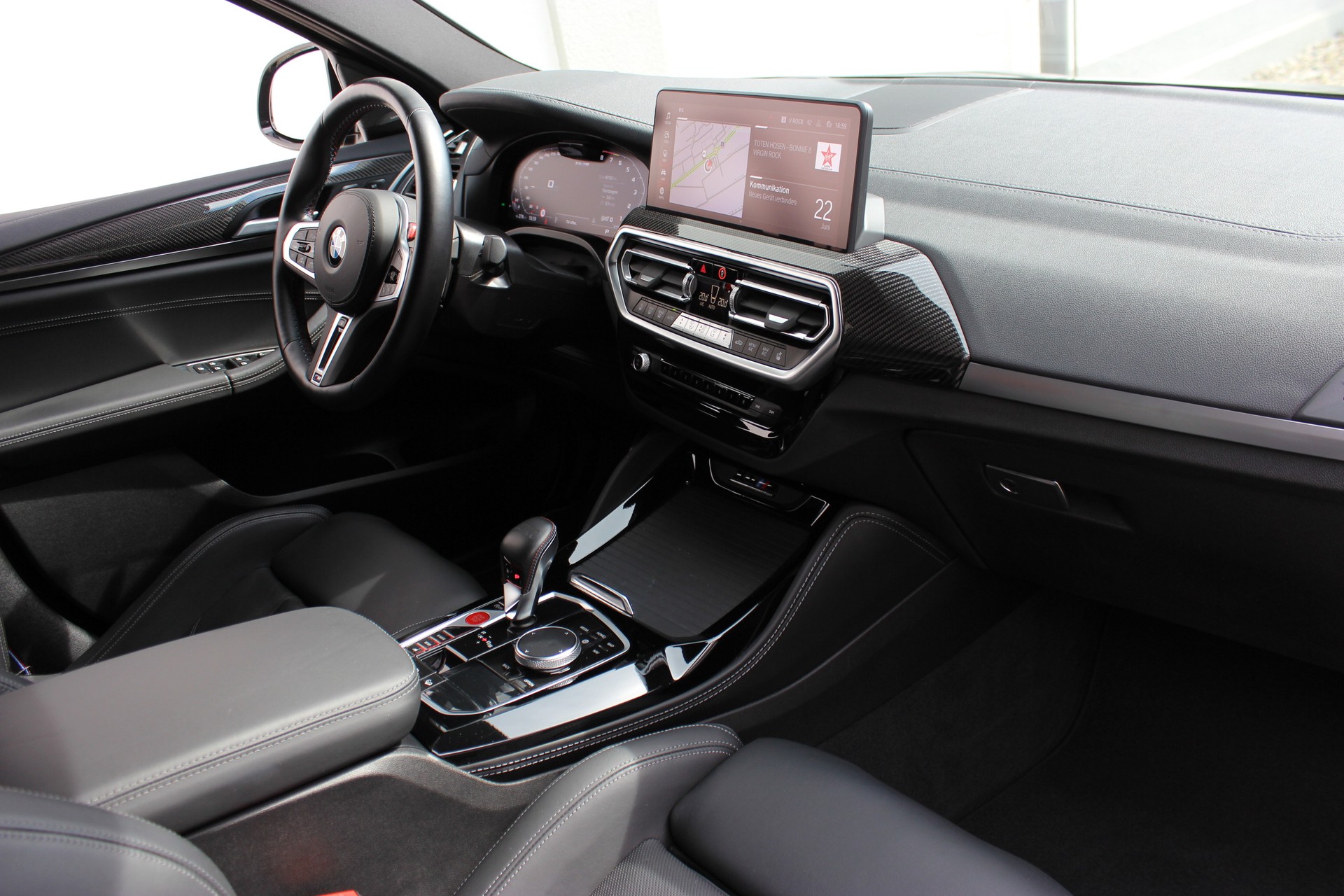 BMW X4M xDrive M Competition-image-8