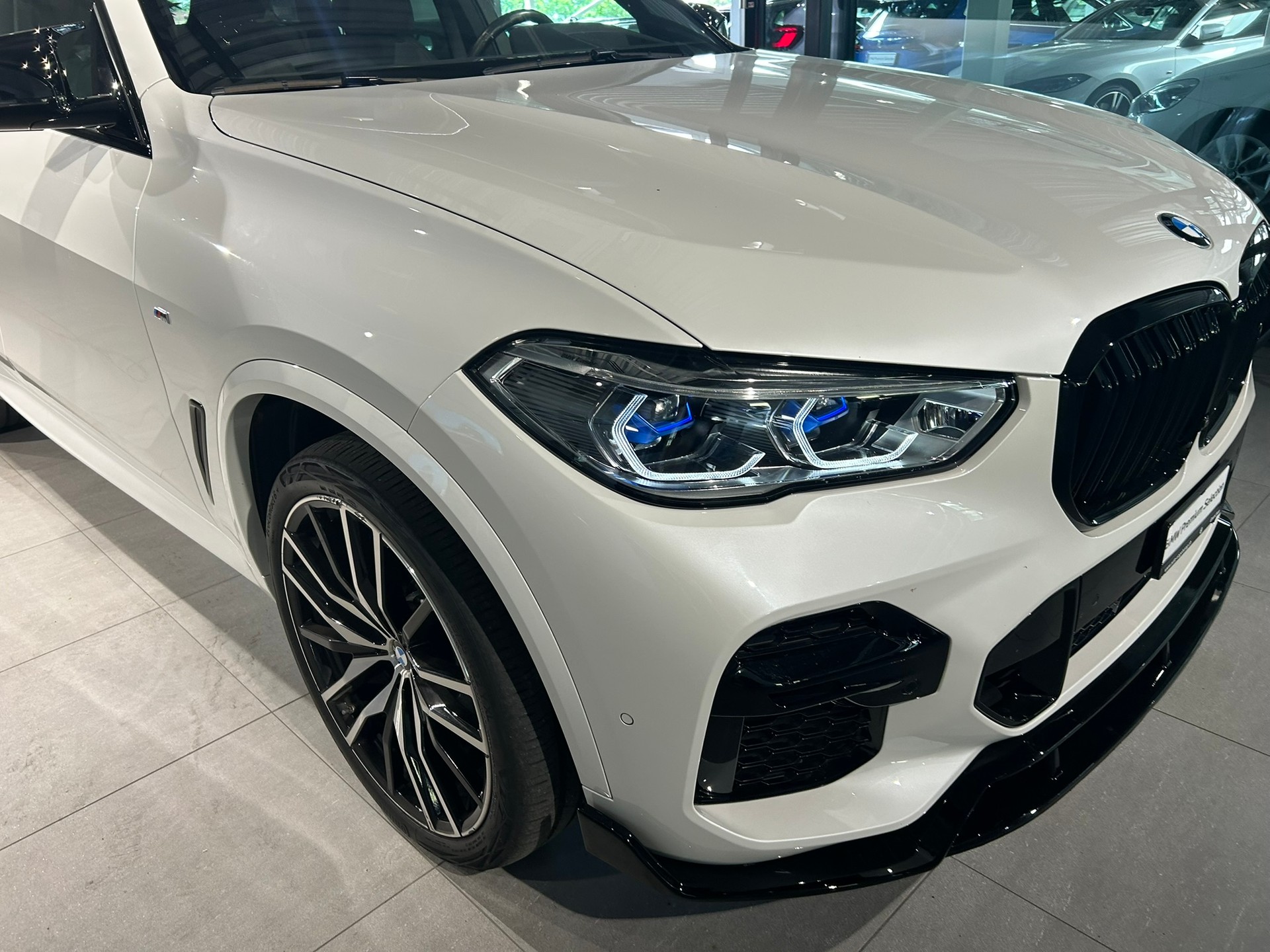 BMW X5 xDrive 48V 40d M Sport Steptronic-image-17