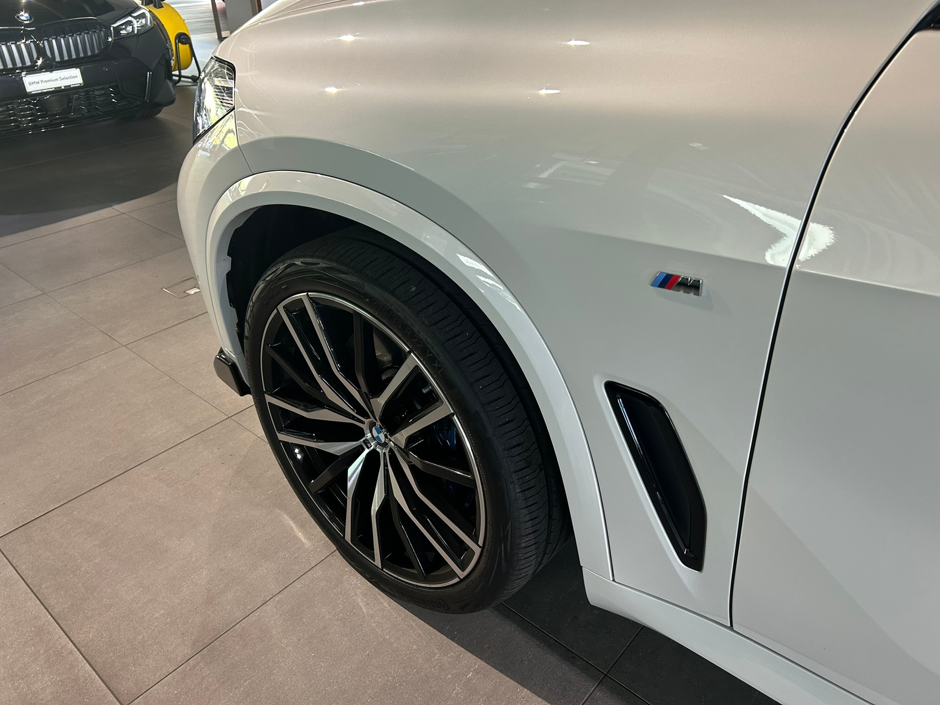 BMW X5 xDrive 48V 40d M Sport Steptronic-image-16