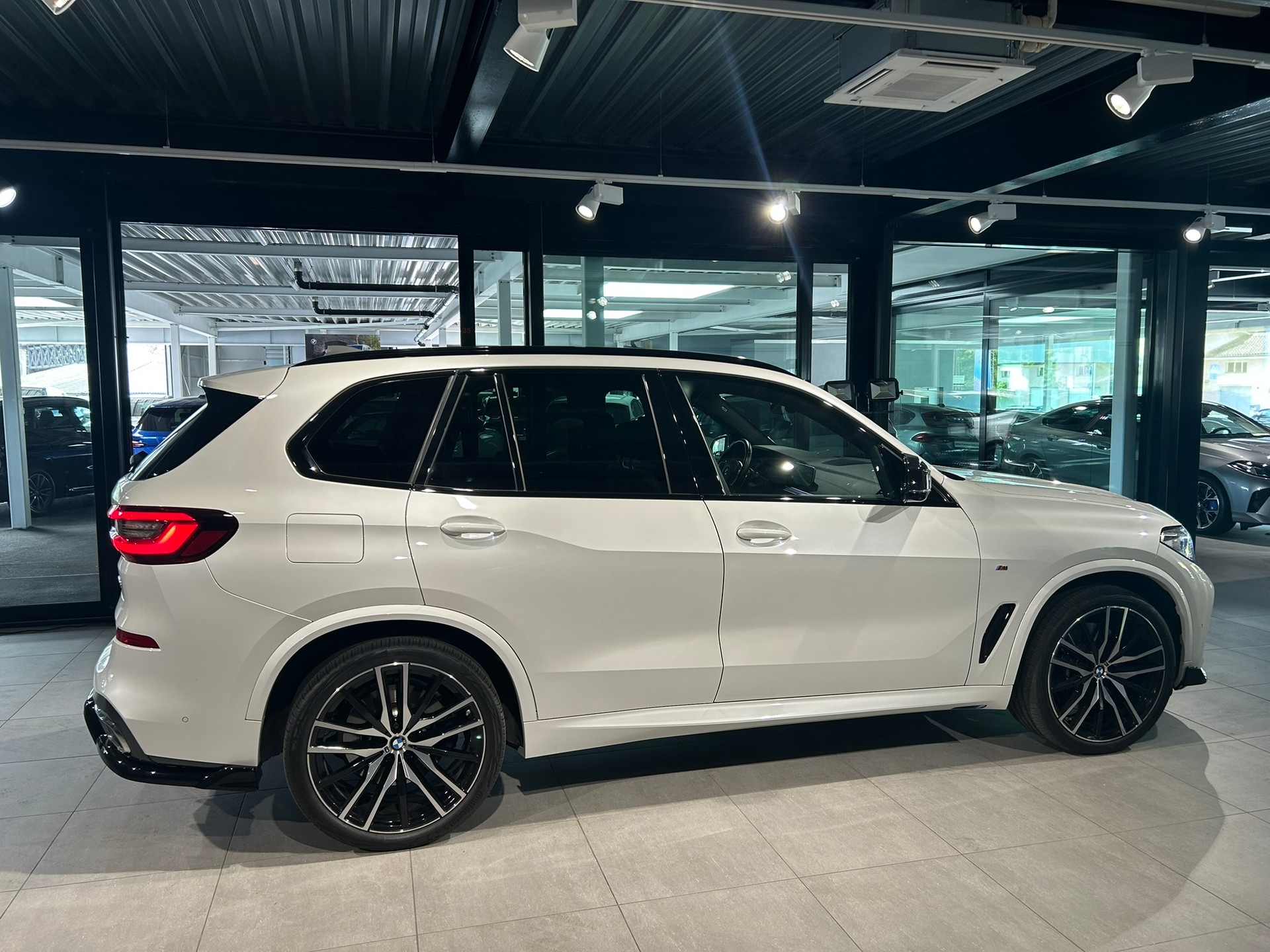 BMW X5 xDrive 48V 40d M Sport Steptronic-image-4