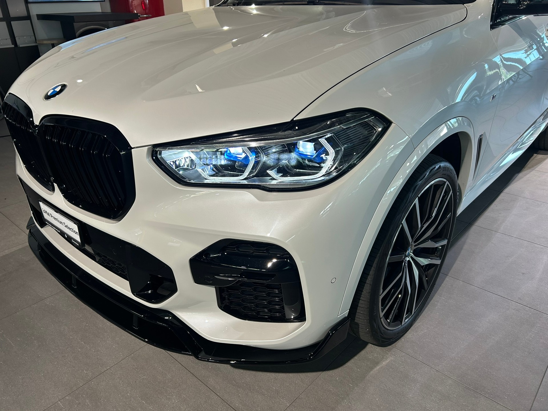 BMW X5 xDrive 48V 40d M Sport Steptronic-image-15