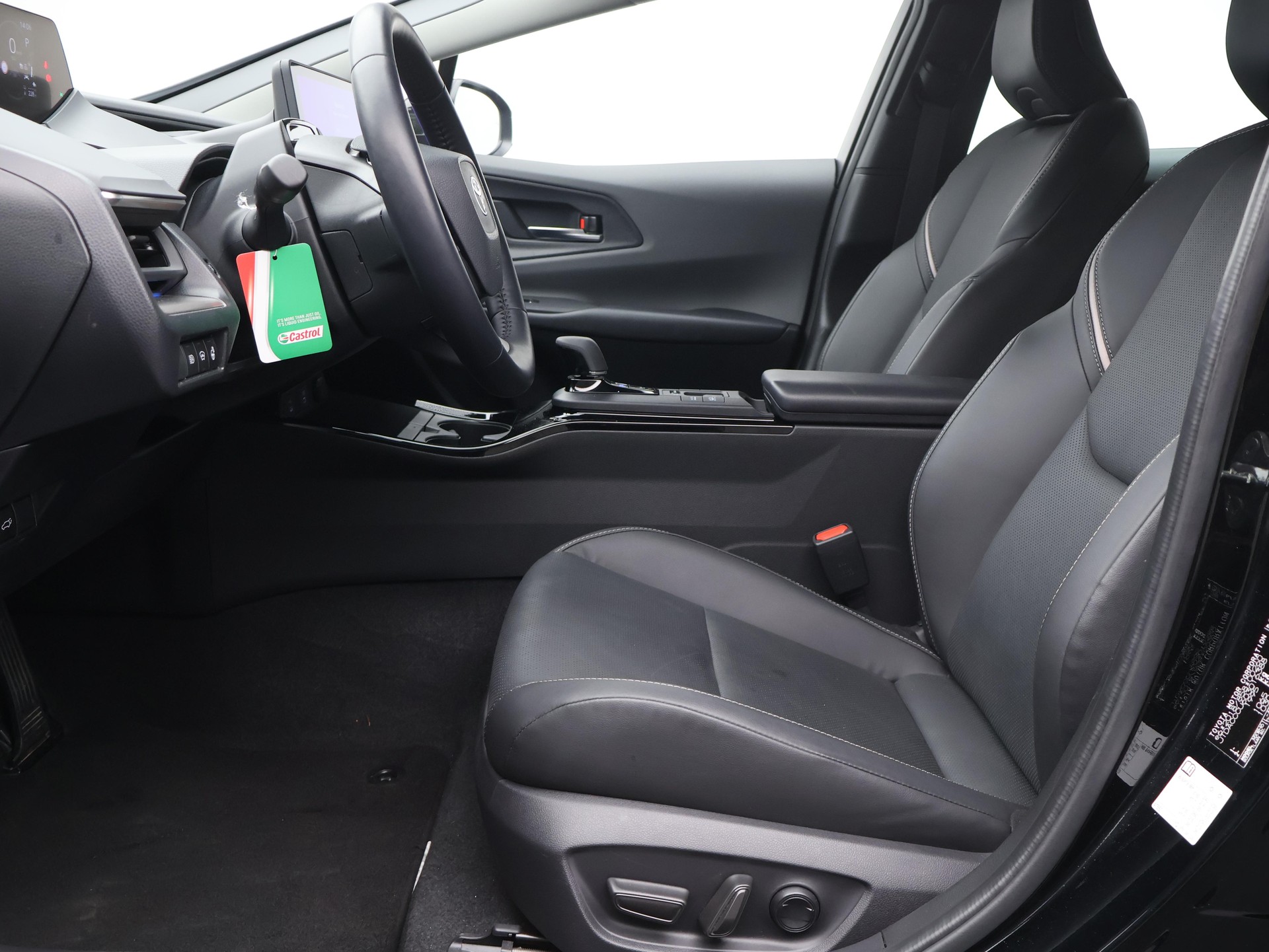 TOYOTA Prius 2.0 Plug-In-Hybrid Premium / Jetzt Leasing ab 0.99% oder Cash-Prämie CHF 3'000.00-image-3