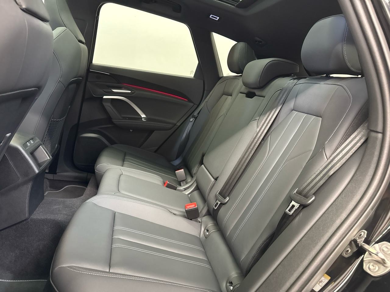 AUDI Q5 TFSI quattro 150 kW S-tronic S-Line-image-13