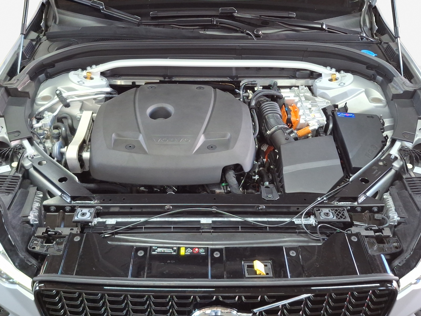 VOLVO XC60 T8 eAWD PluginHybrid Polestar Geartronic-image-16