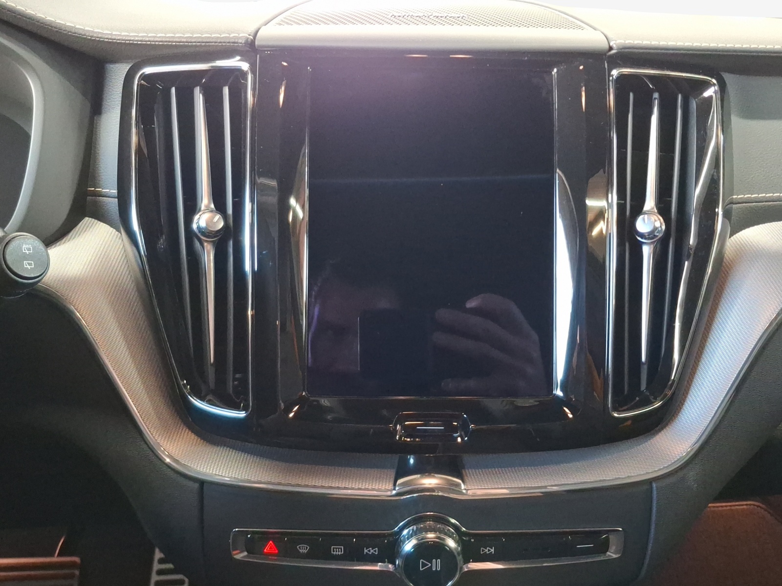 VOLVO XC60 T8 eAWD PluginHybrid Polestar Geartronic-image-11