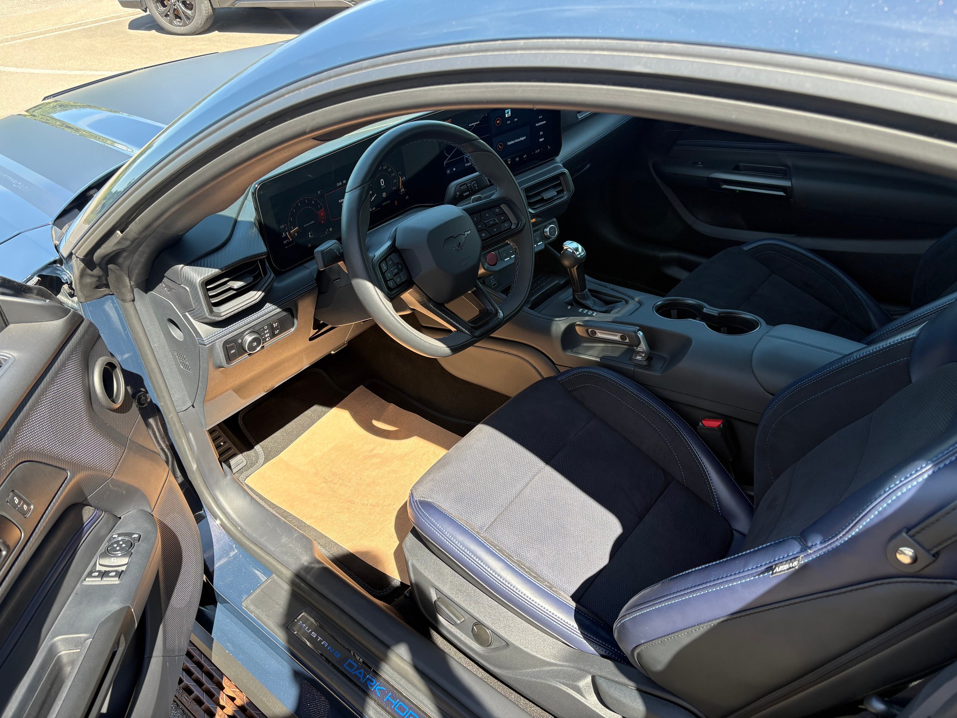 FORD Mustang Coupé 5.0 V8 Dark Horse-image-5
