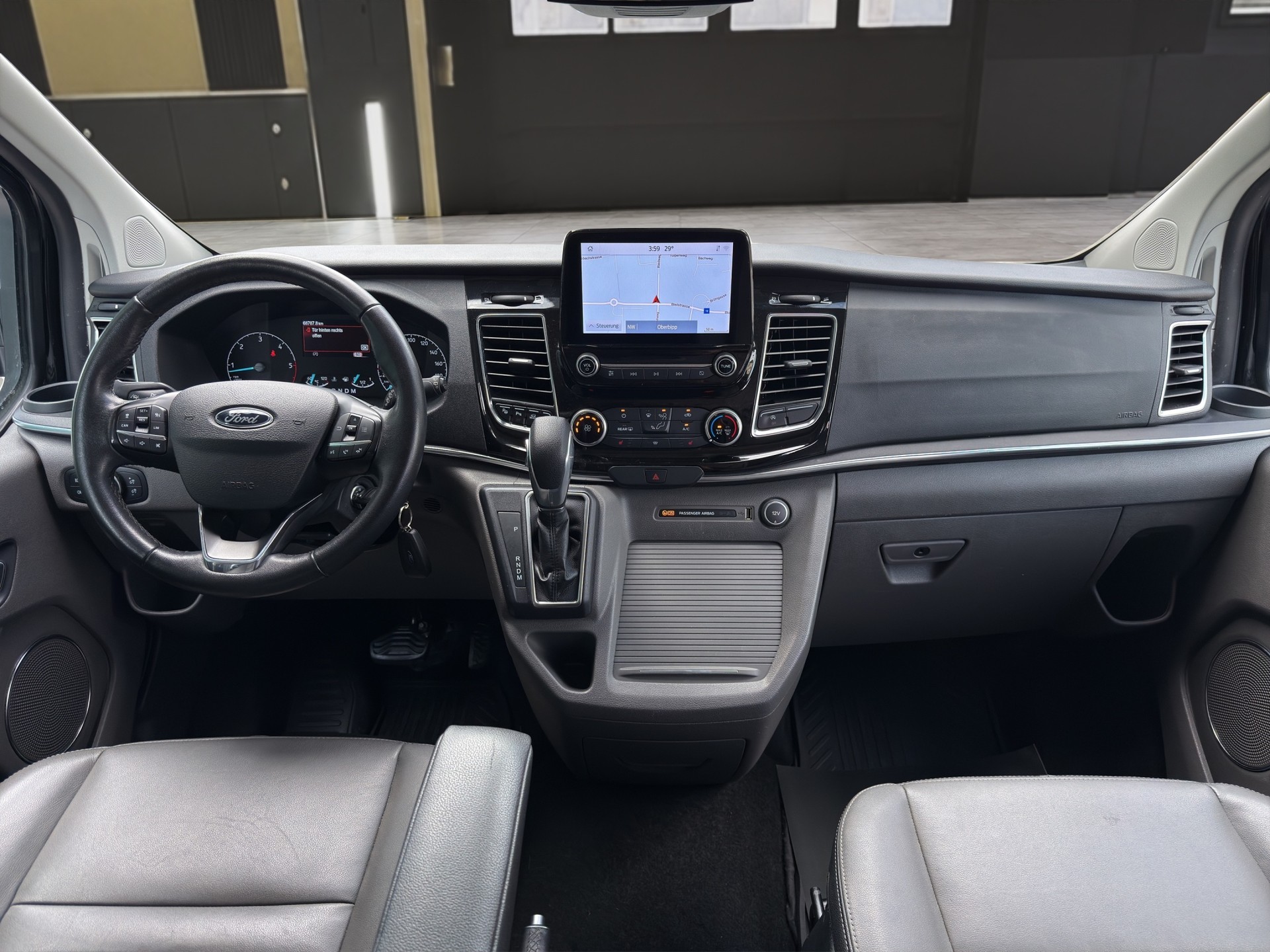 FORD Tourneo Custom 320 L2H1 Titanium X A-image-10