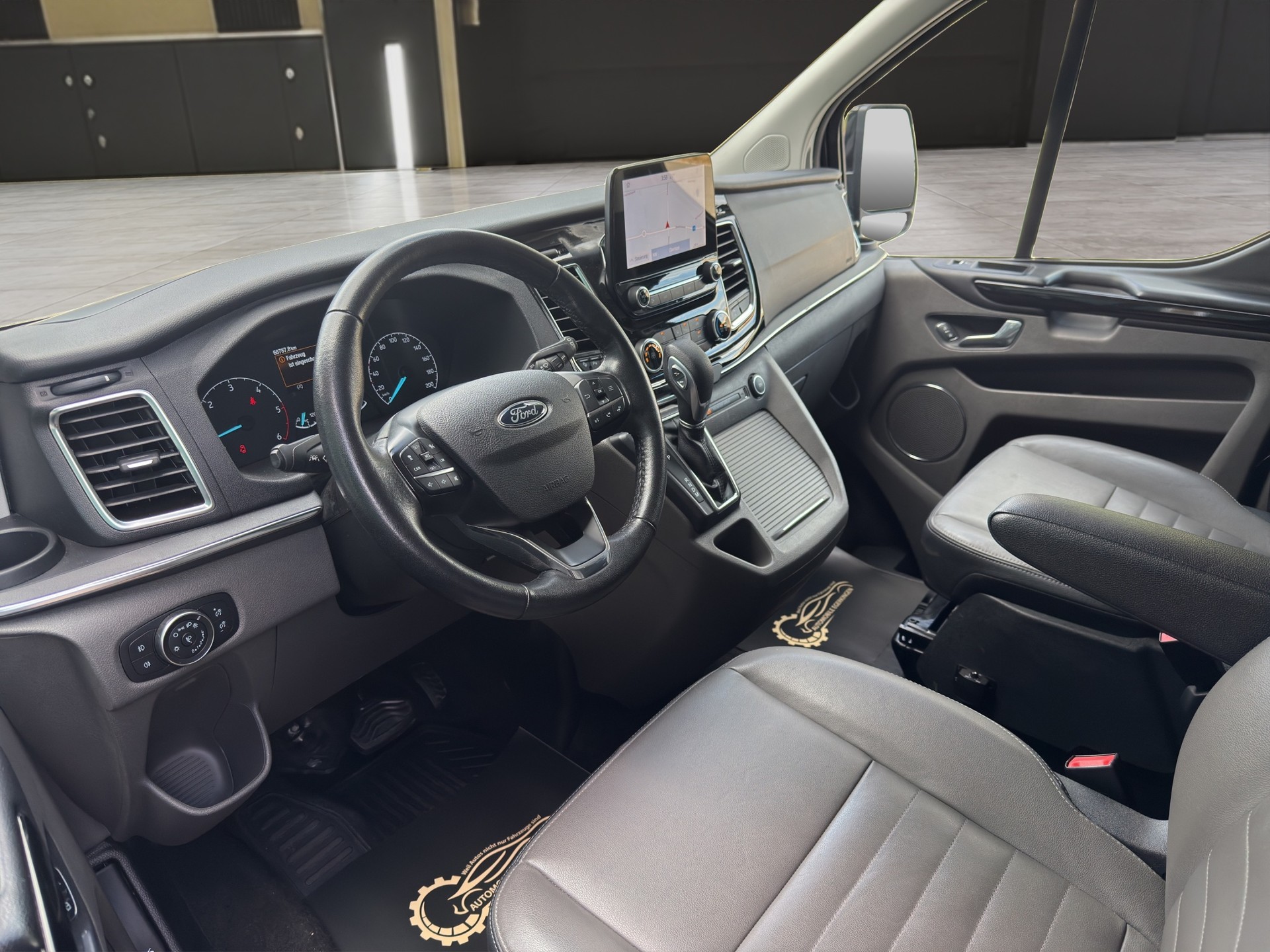FORD Tourneo Custom 320 L2H1 Titanium X A-image-8