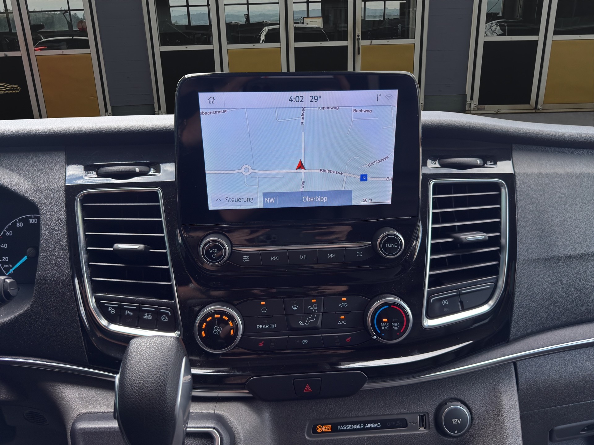 FORD Tourneo Custom 320 L2H1 Titanium X A-image-15