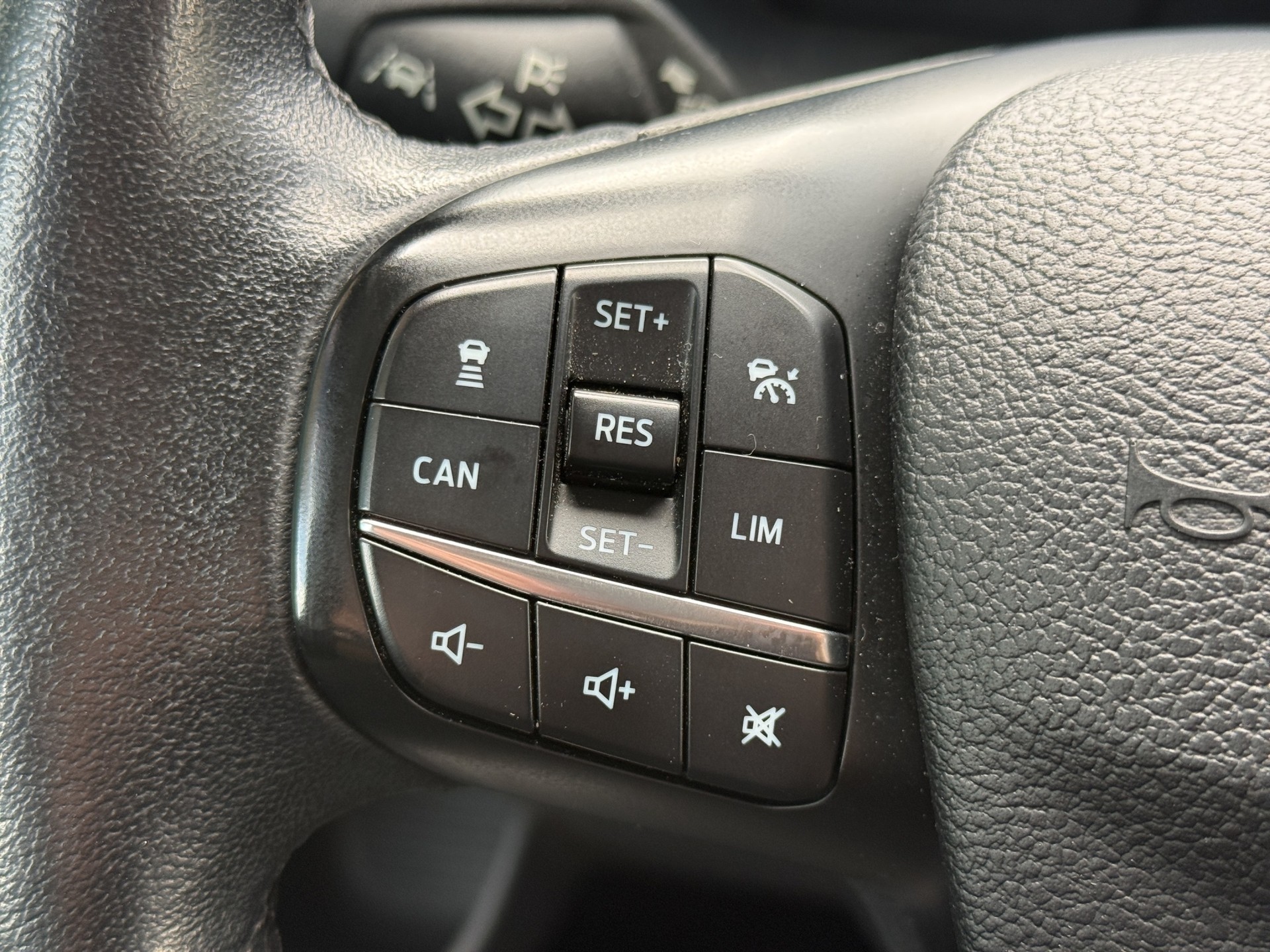 FORD Tourneo Custom 320 L2H1 Titanium X A-image-17