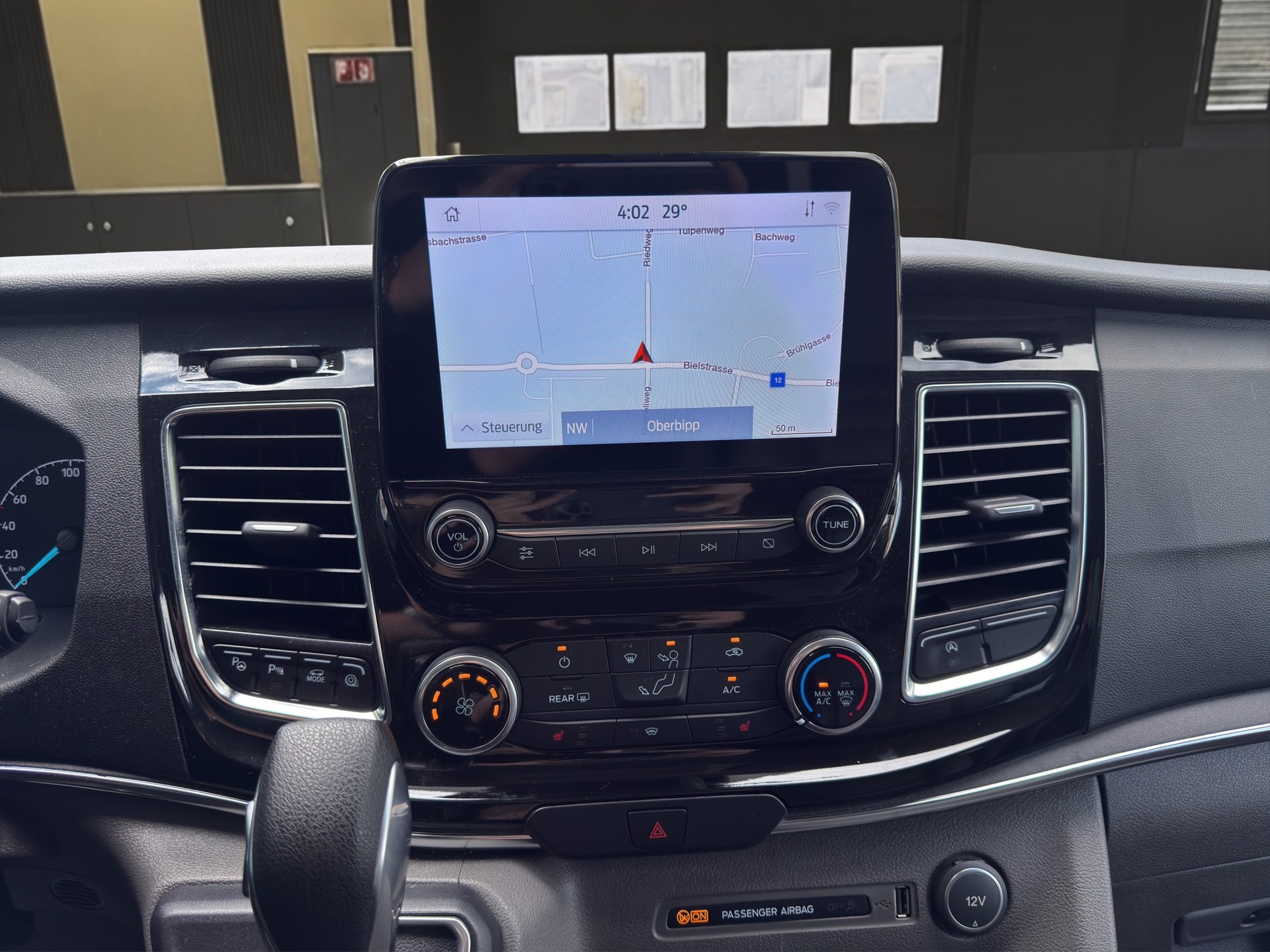 FORD Tourneo Custom 320 L2H1 Titanium X A-image-15