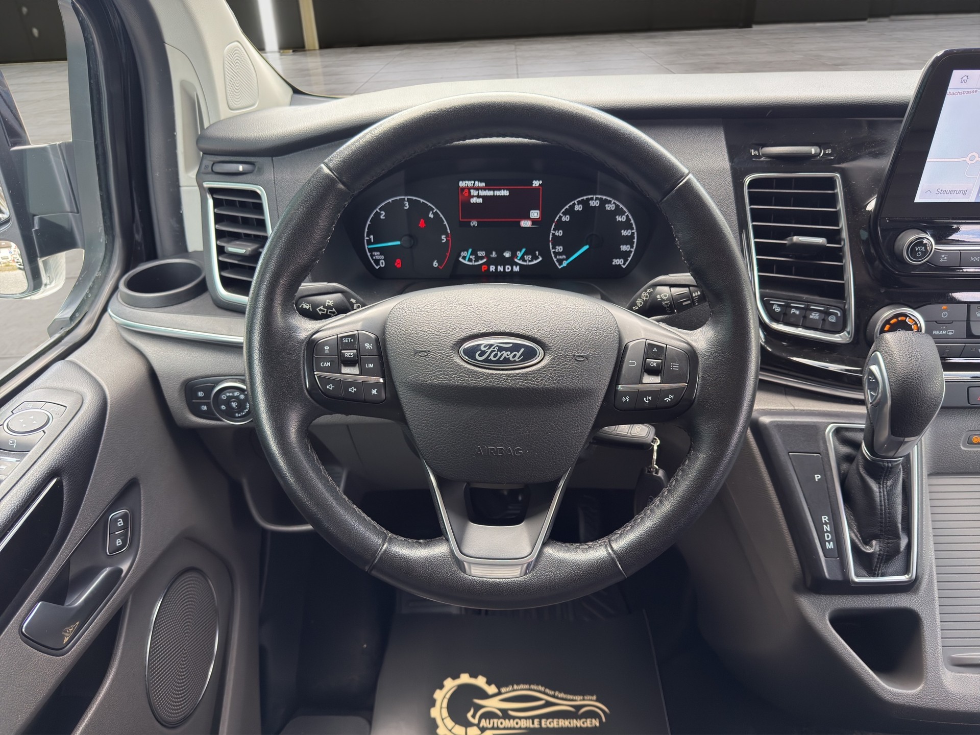 FORD Tourneo Custom 320 L2H1 Titanium X A-image-11