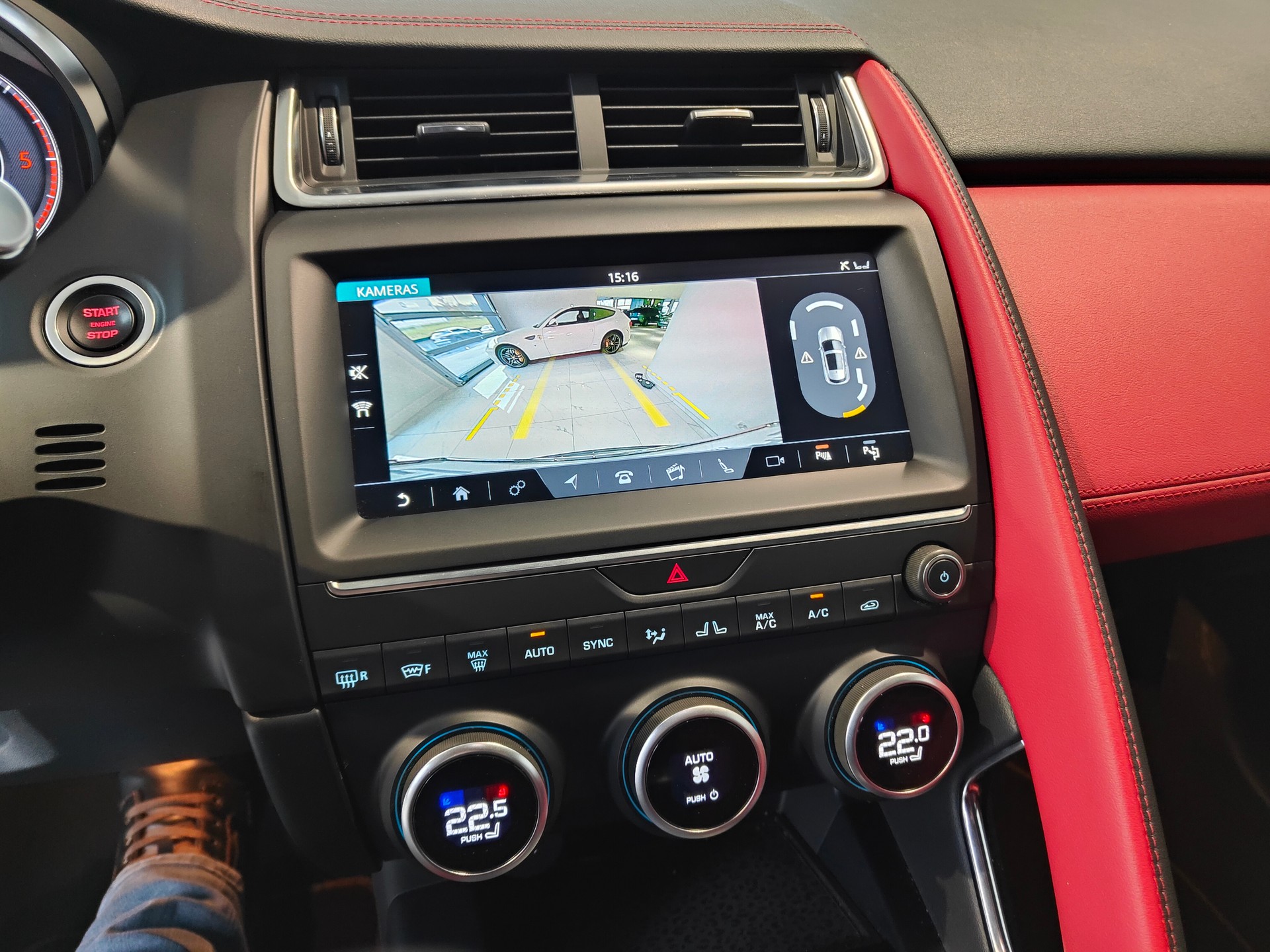 JAGUAR E-Pace 2.0d D240 R-Dynamic SE AWD Automatik-image-8