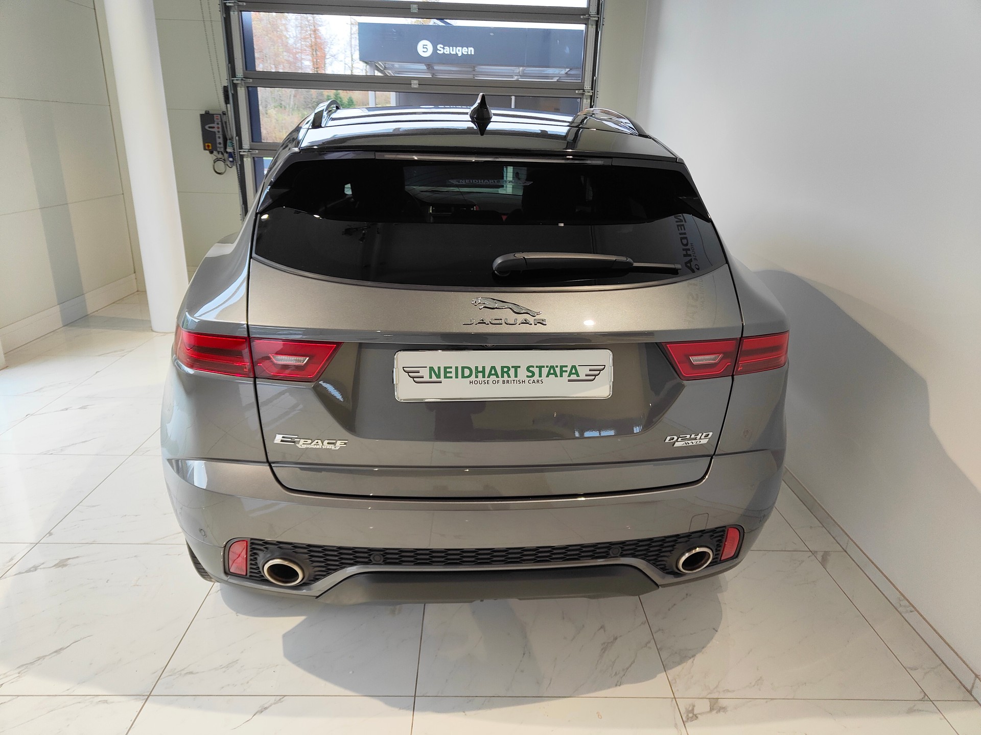 JAGUAR E-Pace 2.0d D240 R-Dynamic SE AWD Automatik-showroom-element-2