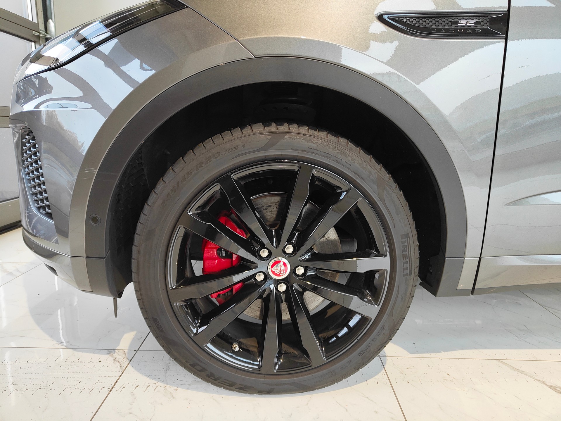 JAGUAR E-Pace 2.0d D240 R-Dynamic SE AWD Automatik-image-11