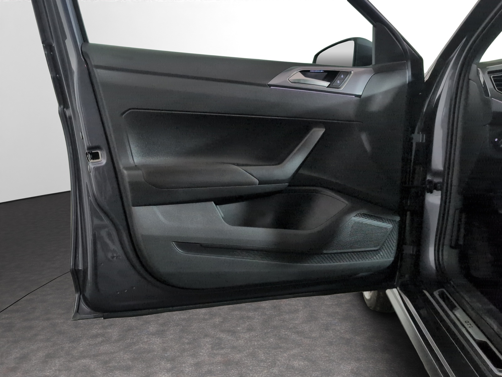 VW Polo 2.0 TSI GTI DSG-image-13