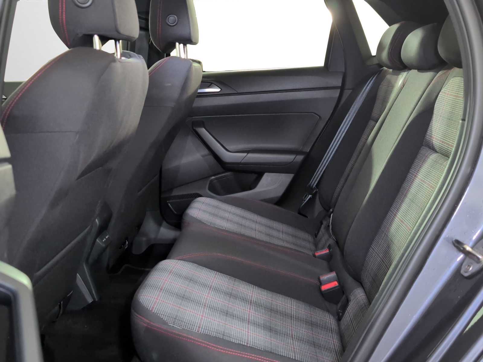 VW Polo 2.0 TSI GTI DSG-image-7