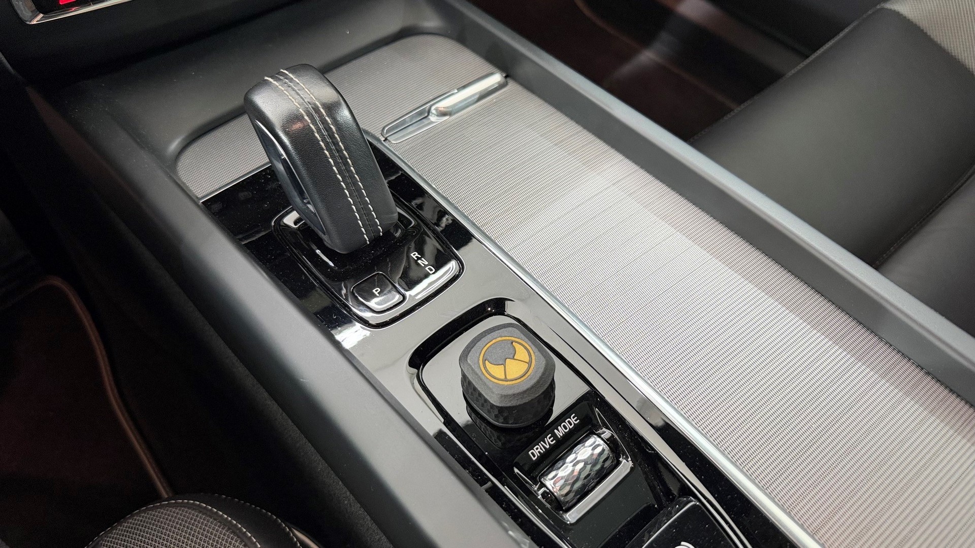 VOLVO XC60 2.0 T8 TE Polestar eAWD-image-13