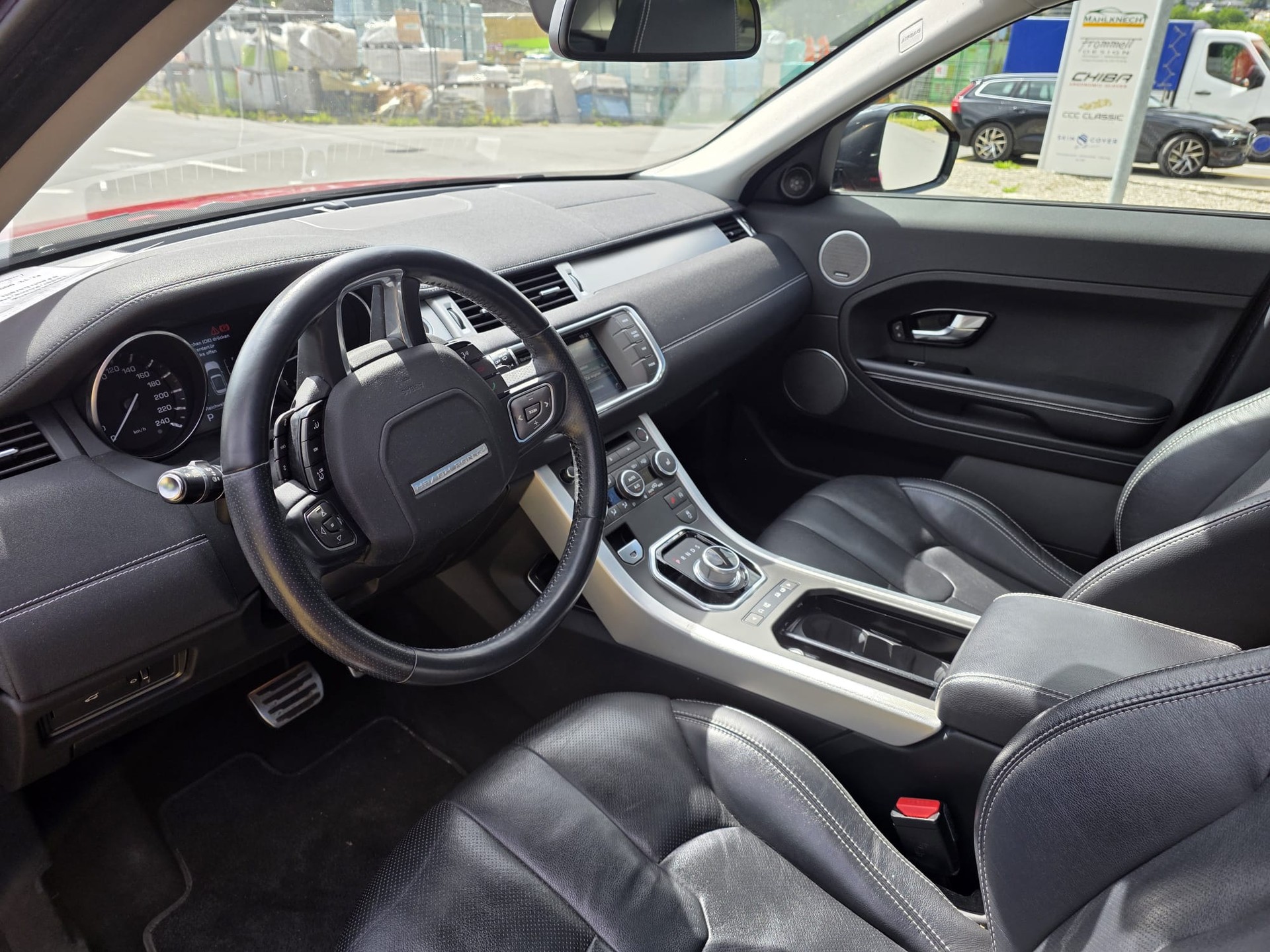 LAND ROVER 2.2 SD4 Dynamic-image-3