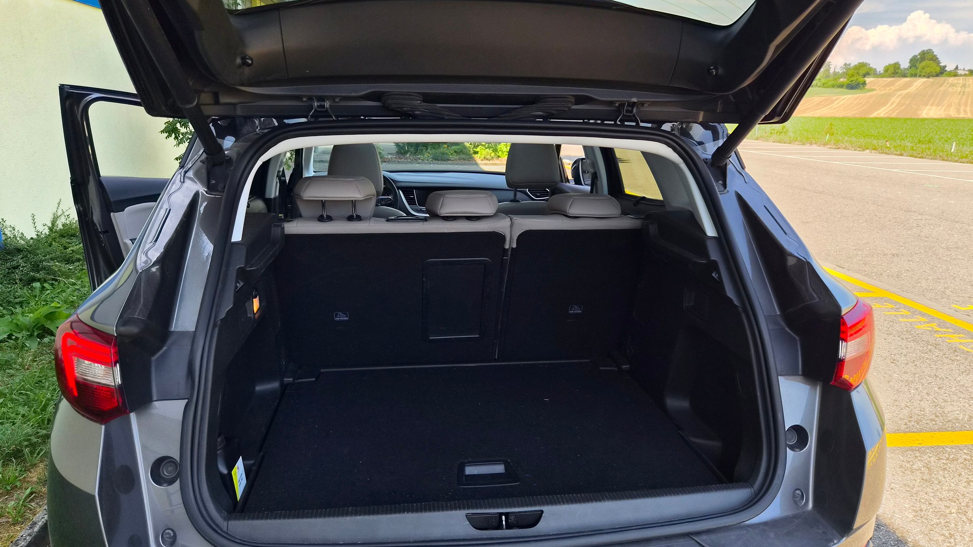 OPEL Grandland X 1.6 TP Ultimate Automatik-image-12